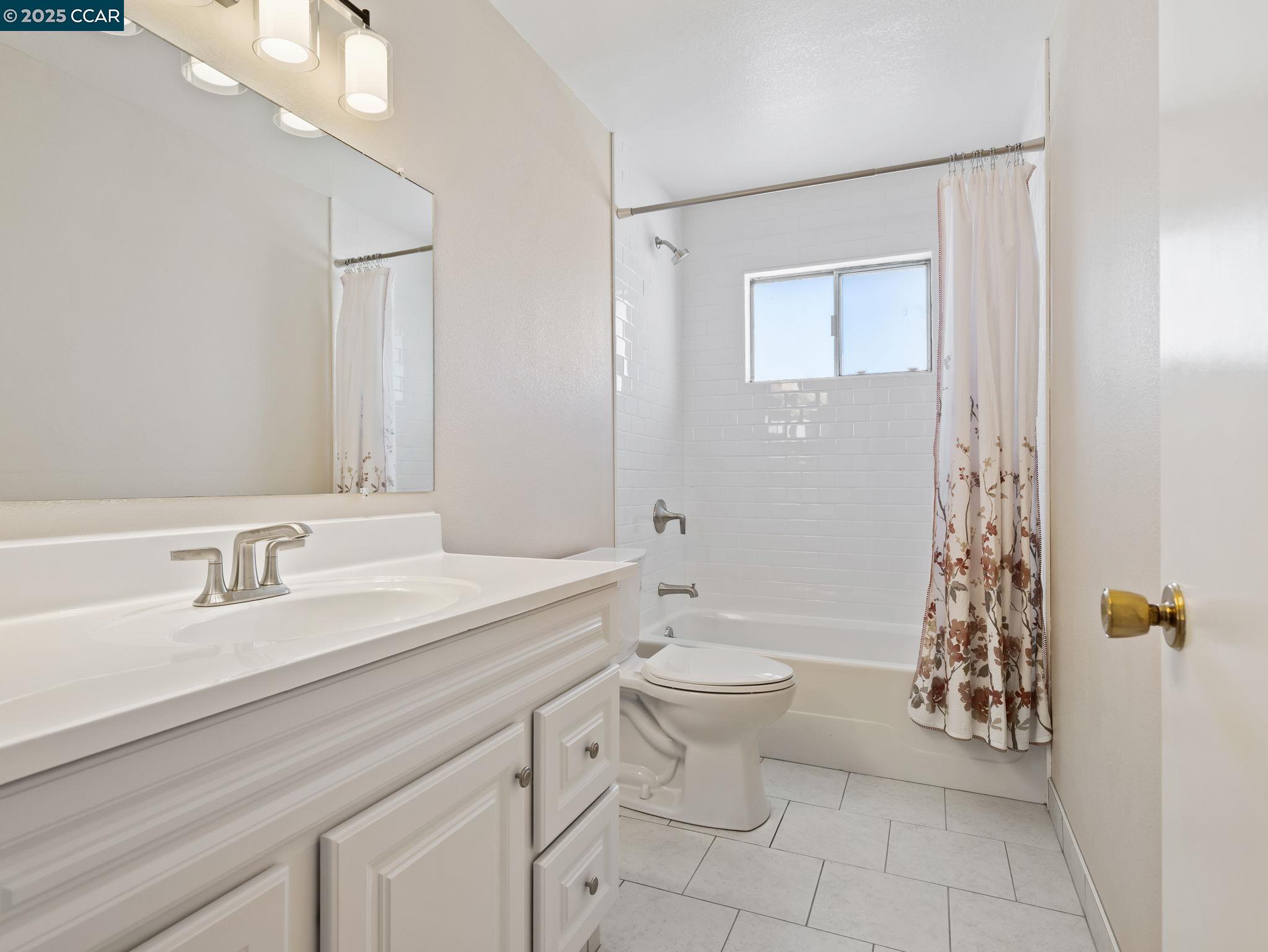 Detail Gallery Image 47 of 56 For 1062 Santa Clara Ln., Petaluma,  CA 94954 - 4 Beds | 3 Baths