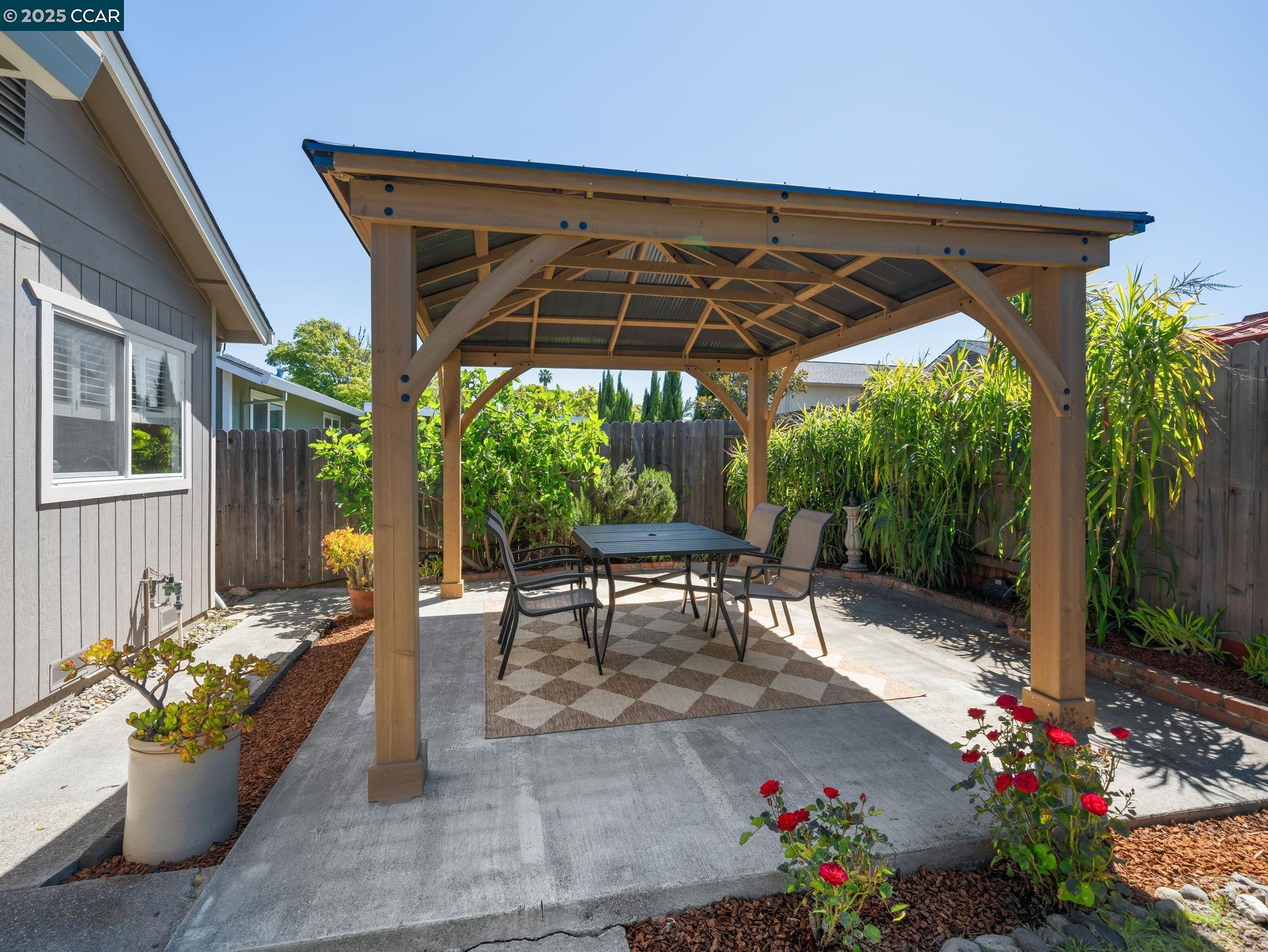 Detail Gallery Image 51 of 56 For 1062 Santa Clara Ln., Petaluma,  CA 94954 - 4 Beds | 3 Baths