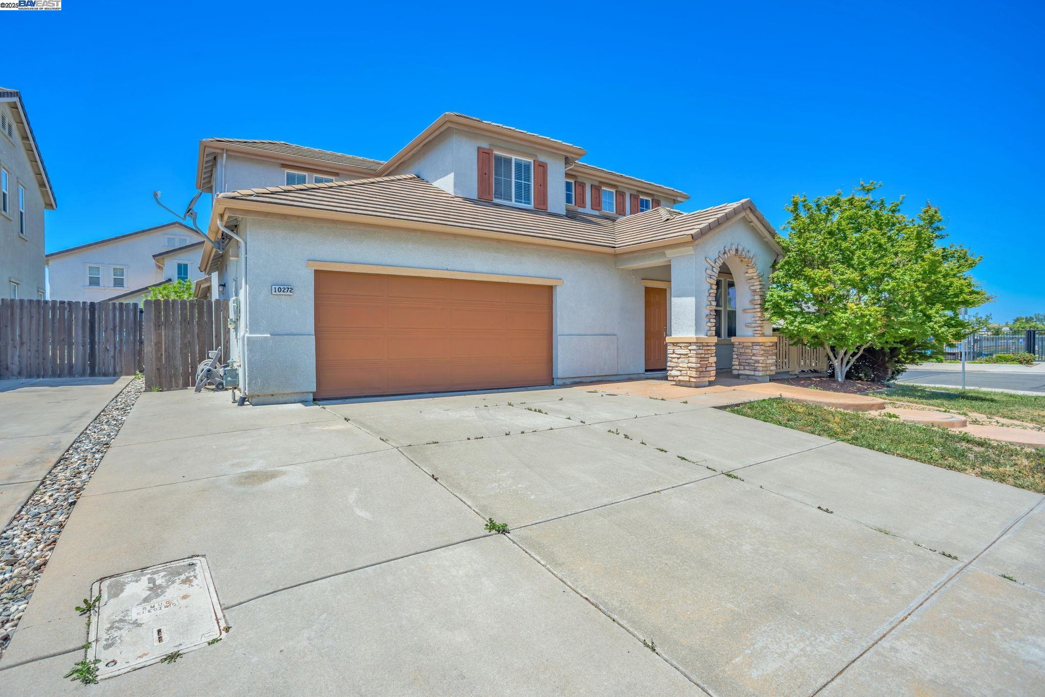 Detail Gallery Image 1 of 57 For 10272 Beckley Way, Elk Grove,  CA 95757 - 5 Beds | 3 Baths