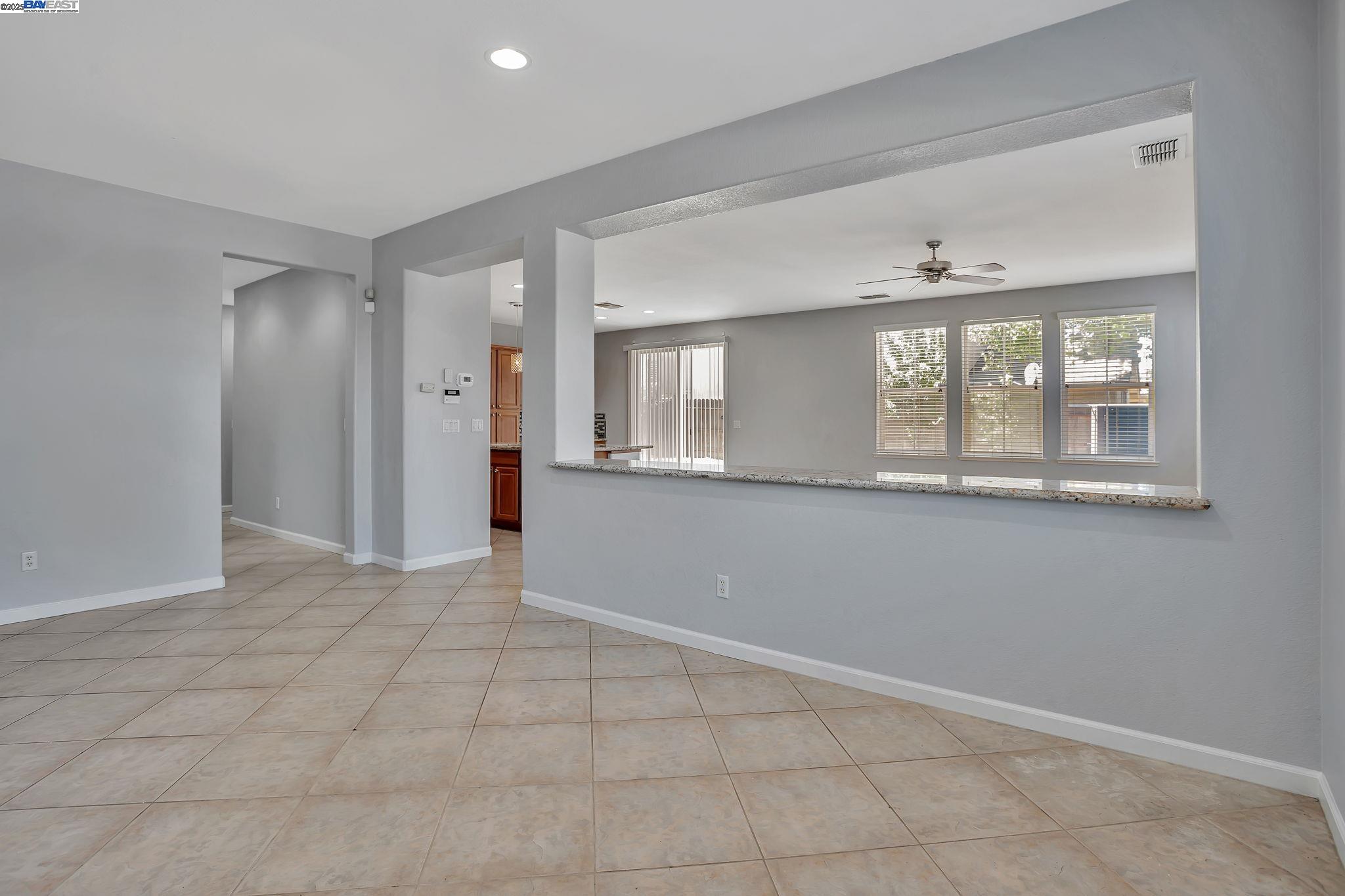 Detail Gallery Image 17 of 57 For 10272 Beckley Way, Elk Grove,  CA 95757 - 5 Beds | 3 Baths