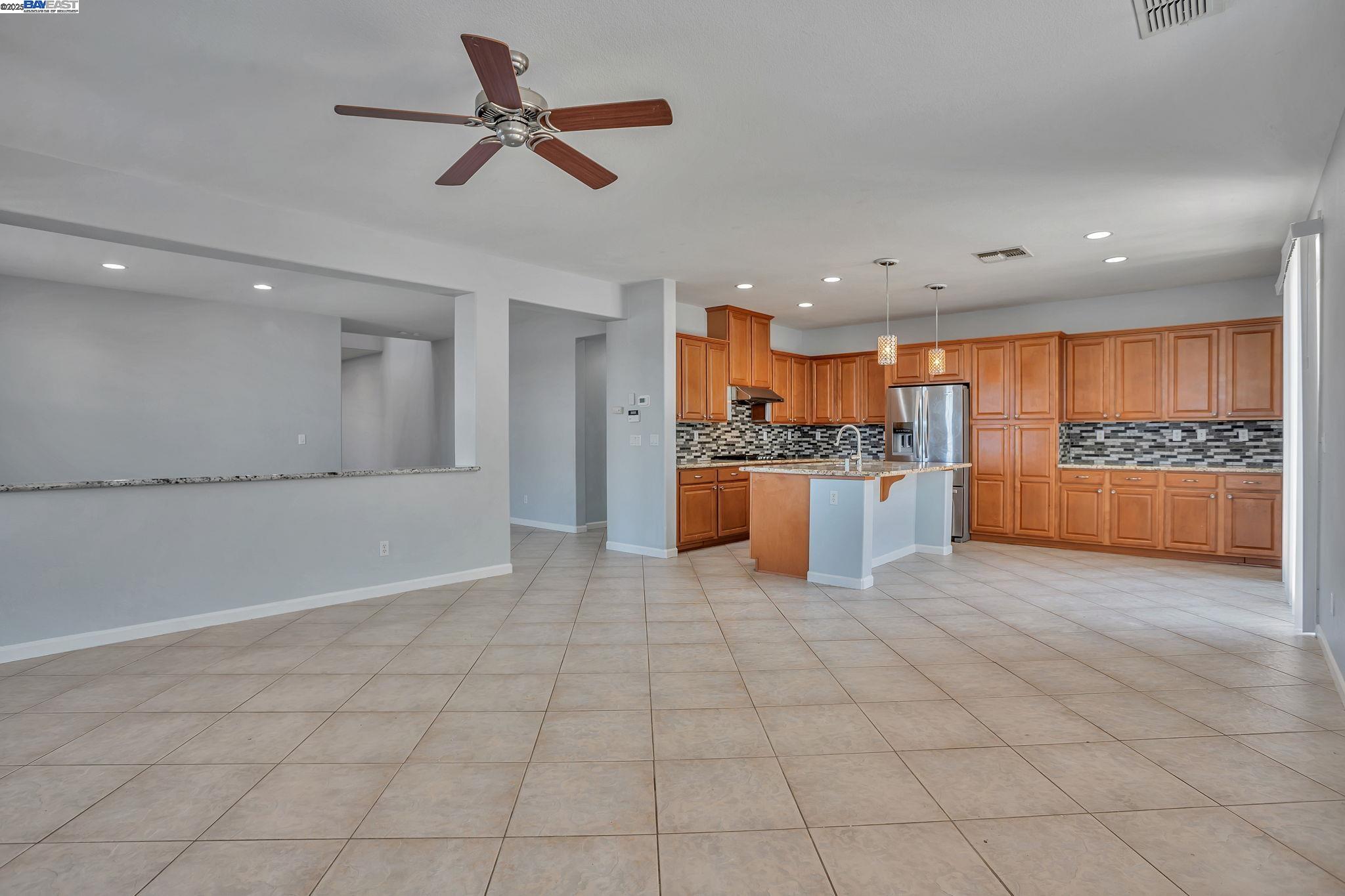 Detail Gallery Image 20 of 57 For 10272 Beckley Way, Elk Grove,  CA 95757 - 5 Beds | 3 Baths