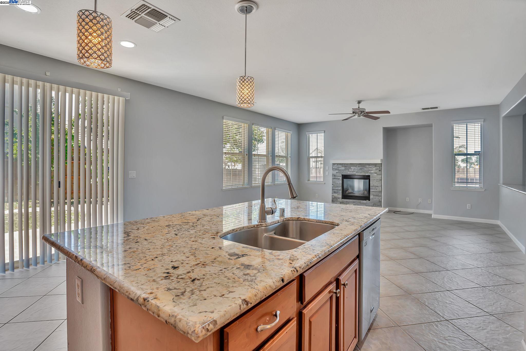 Detail Gallery Image 23 of 57 For 10272 Beckley Way, Elk Grove,  CA 95757 - 5 Beds | 3 Baths