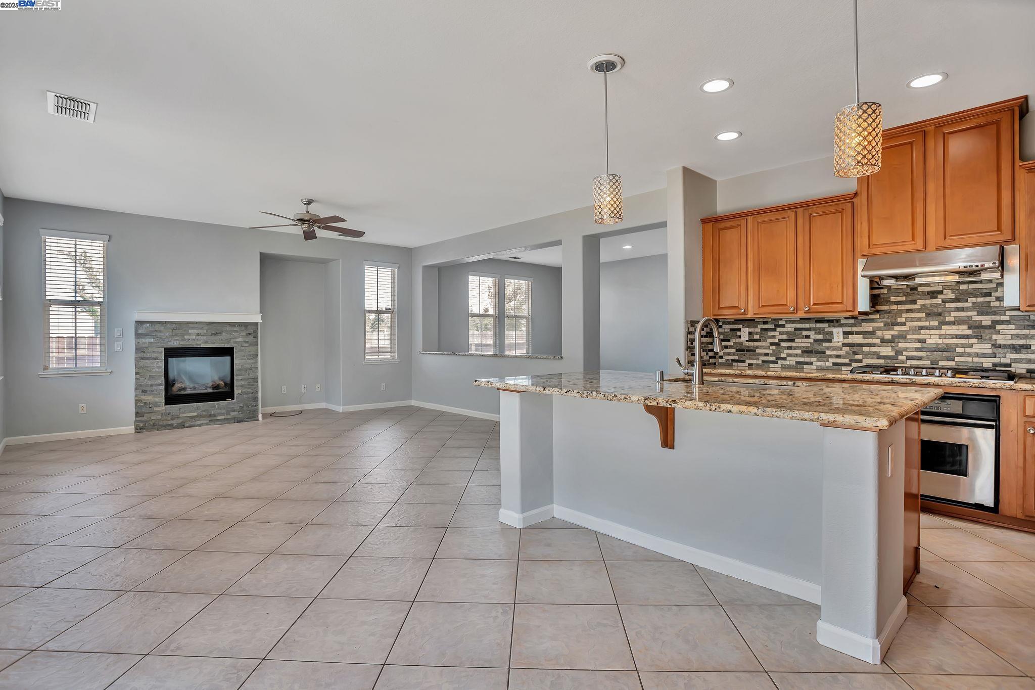 Detail Gallery Image 26 of 57 For 10272 Beckley Way, Elk Grove,  CA 95757 - 5 Beds | 3 Baths