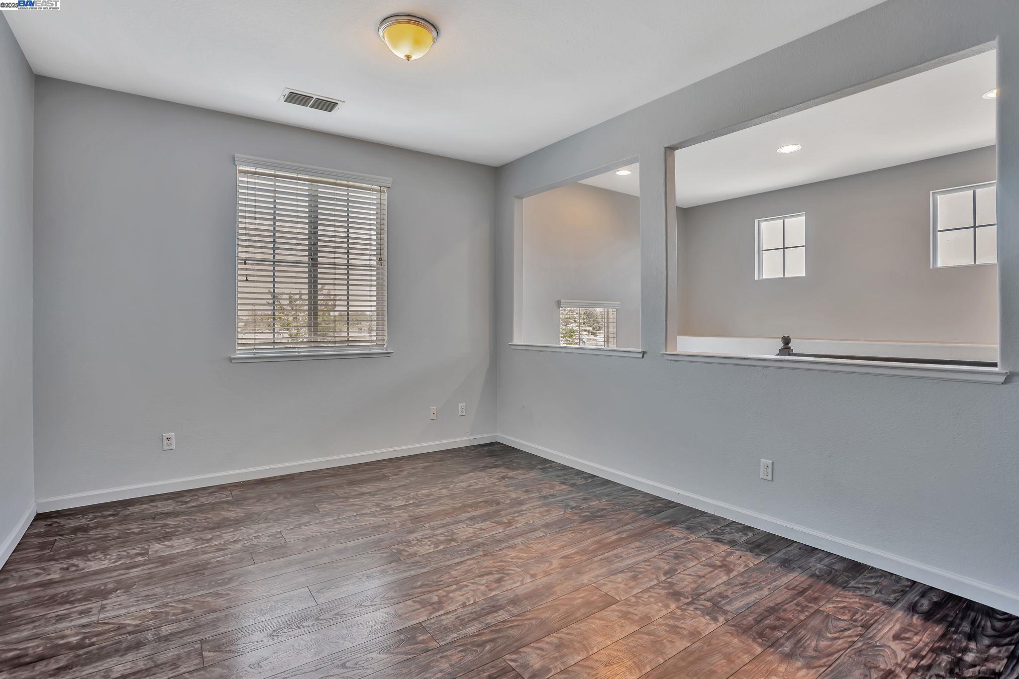 Detail Gallery Image 27 of 57 For 10272 Beckley Way, Elk Grove,  CA 95757 - 5 Beds | 3 Baths