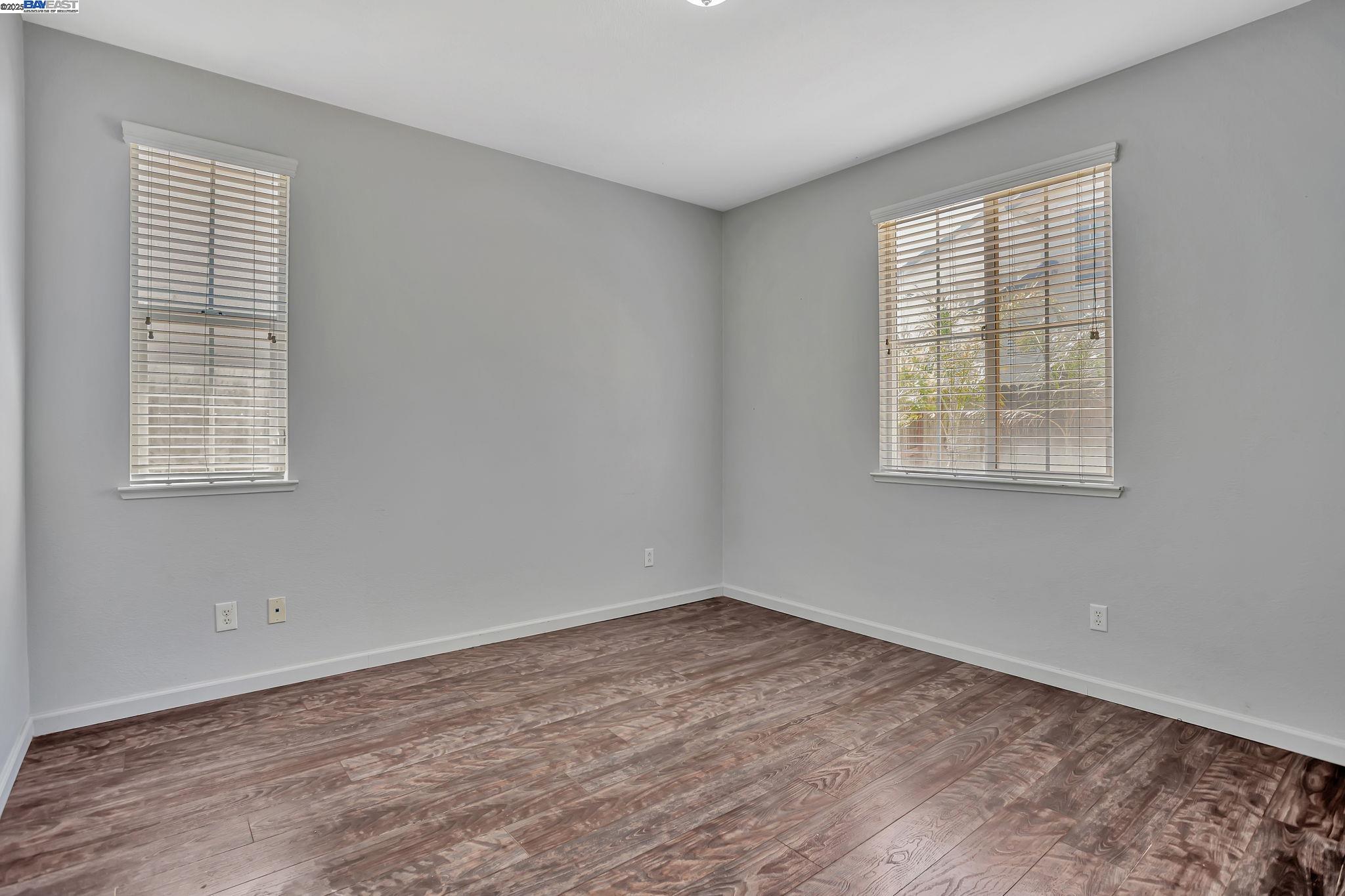 Detail Gallery Image 30 of 57 For 10272 Beckley Way, Elk Grove,  CA 95757 - 5 Beds | 3 Baths