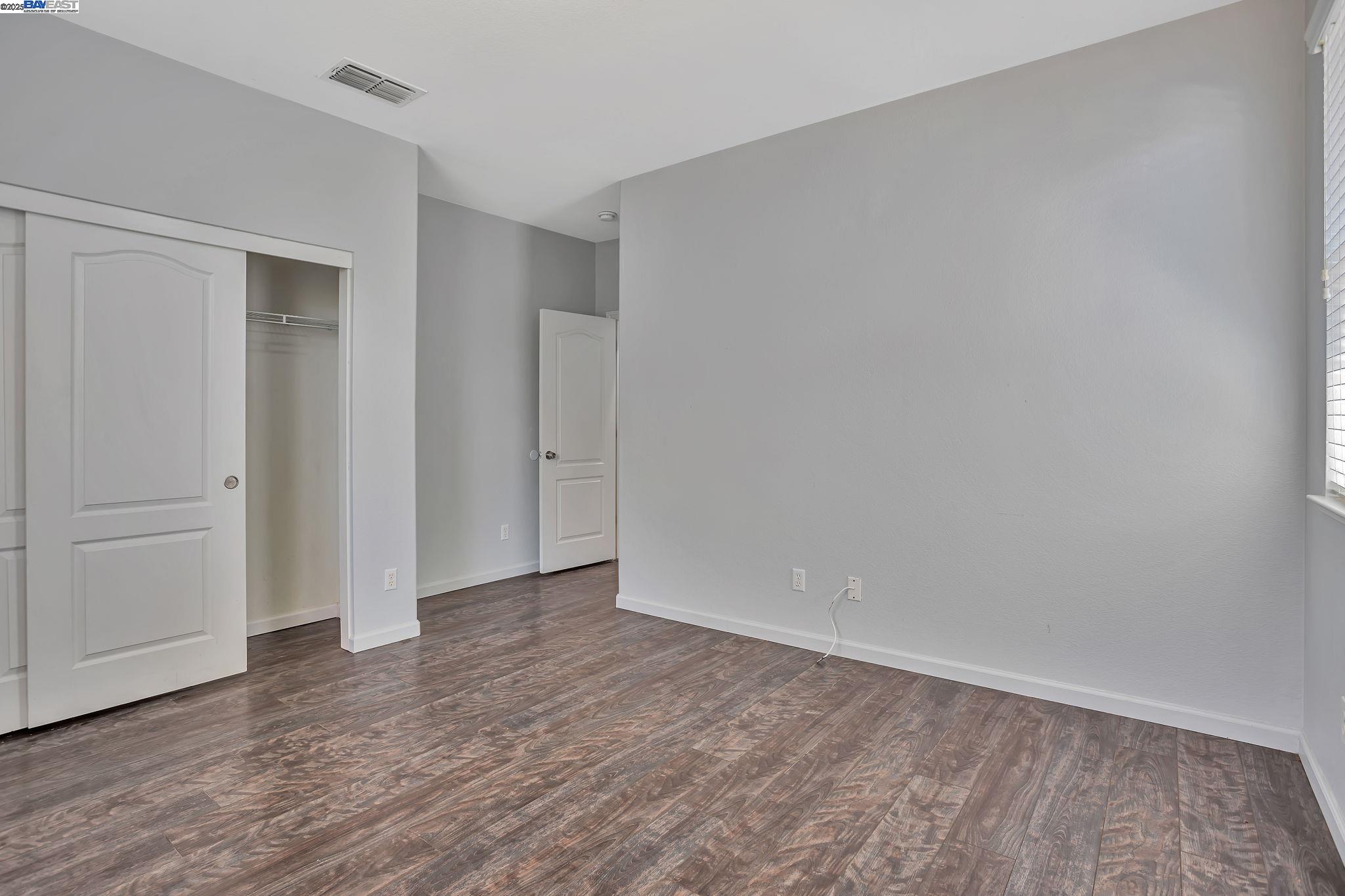 Detail Gallery Image 32 of 57 For 10272 Beckley Way, Elk Grove,  CA 95757 - 5 Beds | 3 Baths