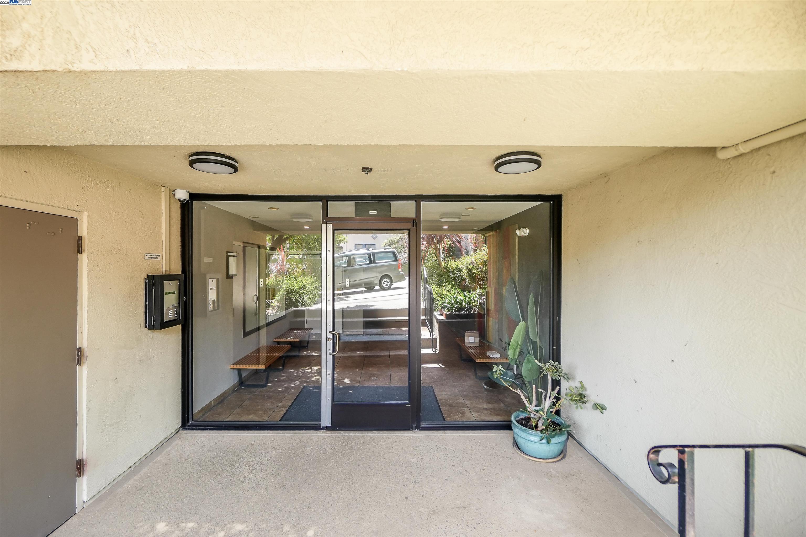 Detail Gallery Image 11 of 41 For 325 Lenox Ave #308,  Oakland,  CA 94610 - 2 Beds | 1/1 Baths