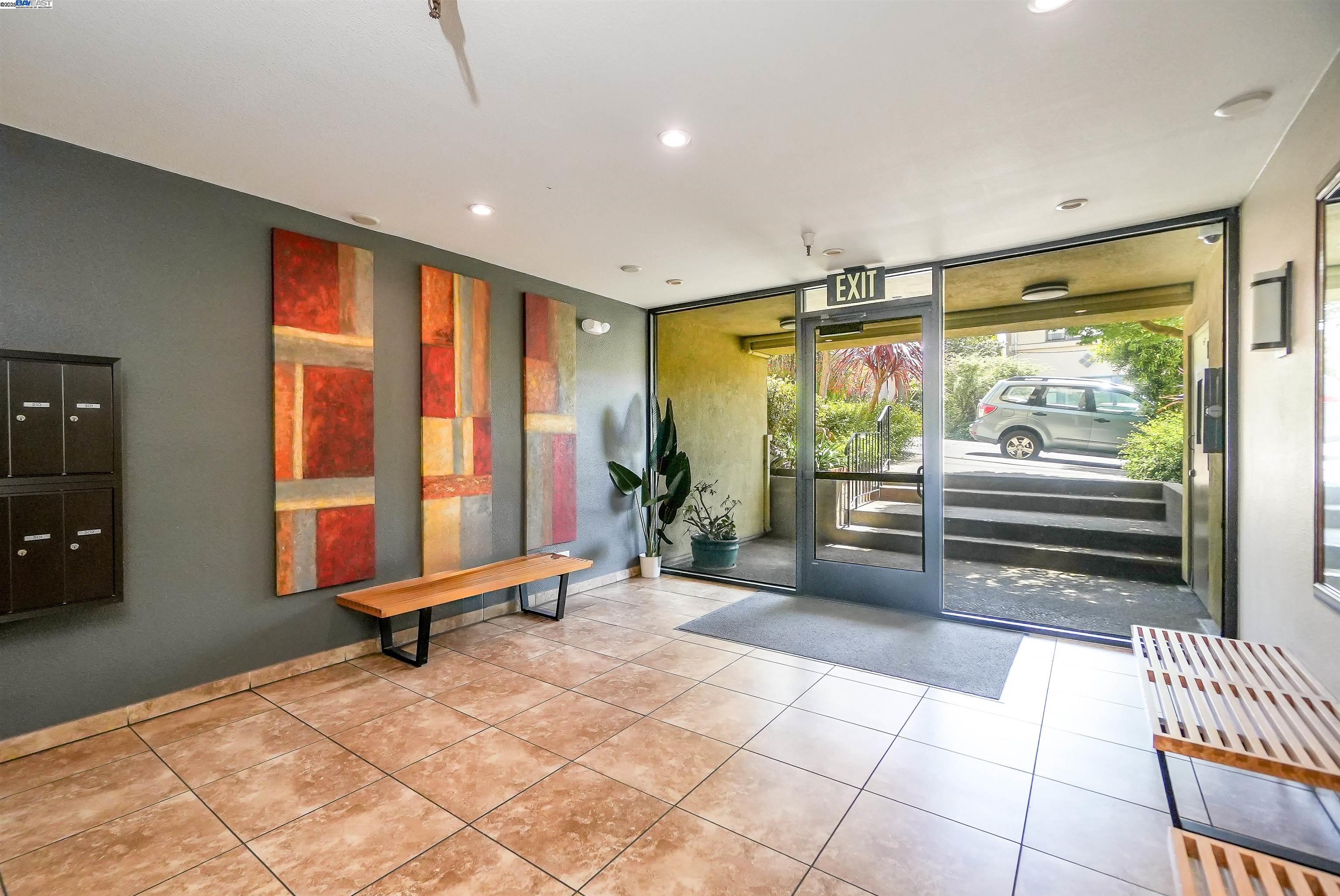 Detail Gallery Image 15 of 41 For 325 Lenox Ave #308,  Oakland,  CA 94610 - 2 Beds | 1/1 Baths
