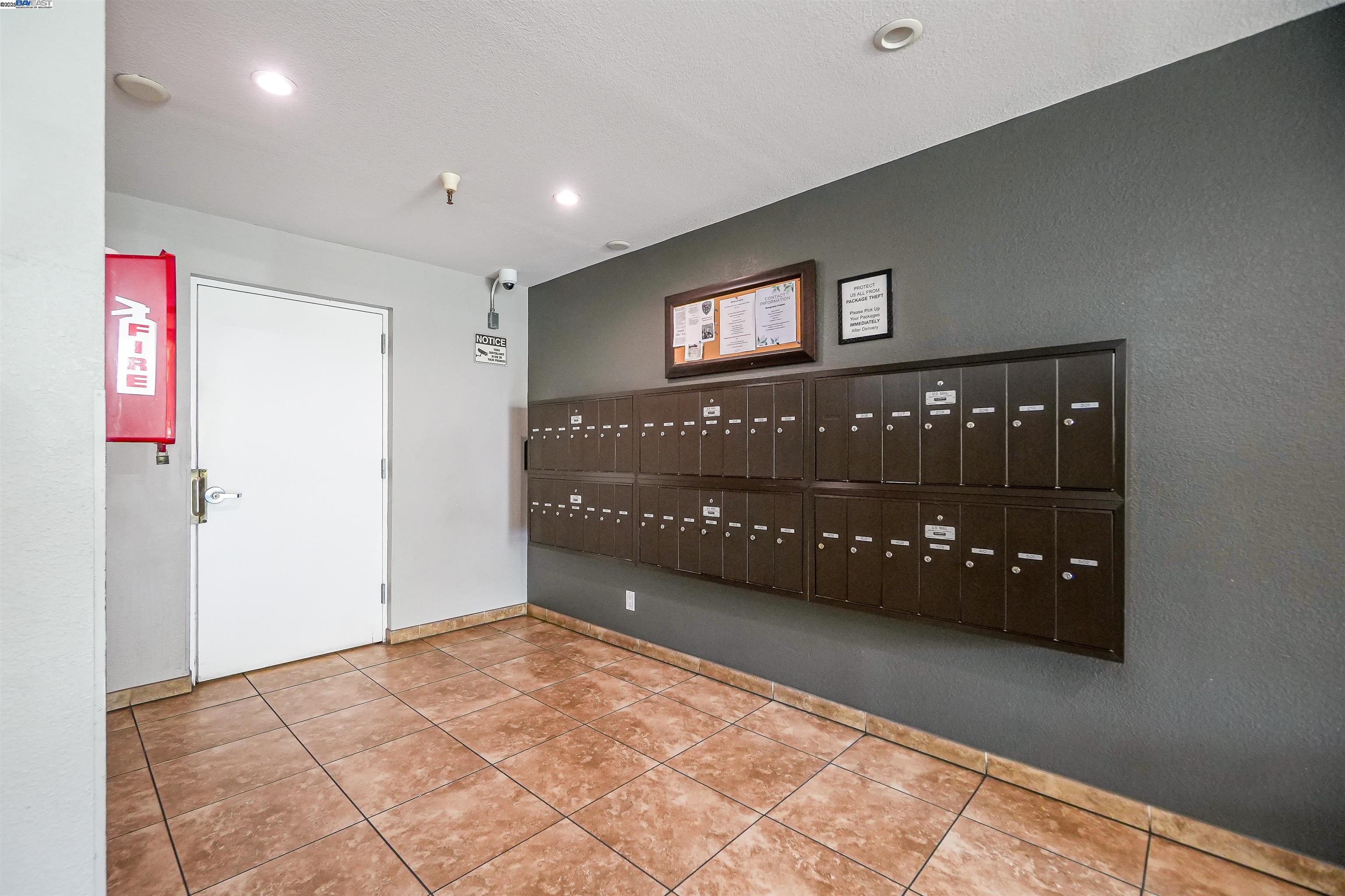 Detail Gallery Image 16 of 41 For 325 Lenox Ave #308,  Oakland,  CA 94610 - 2 Beds | 1/1 Baths