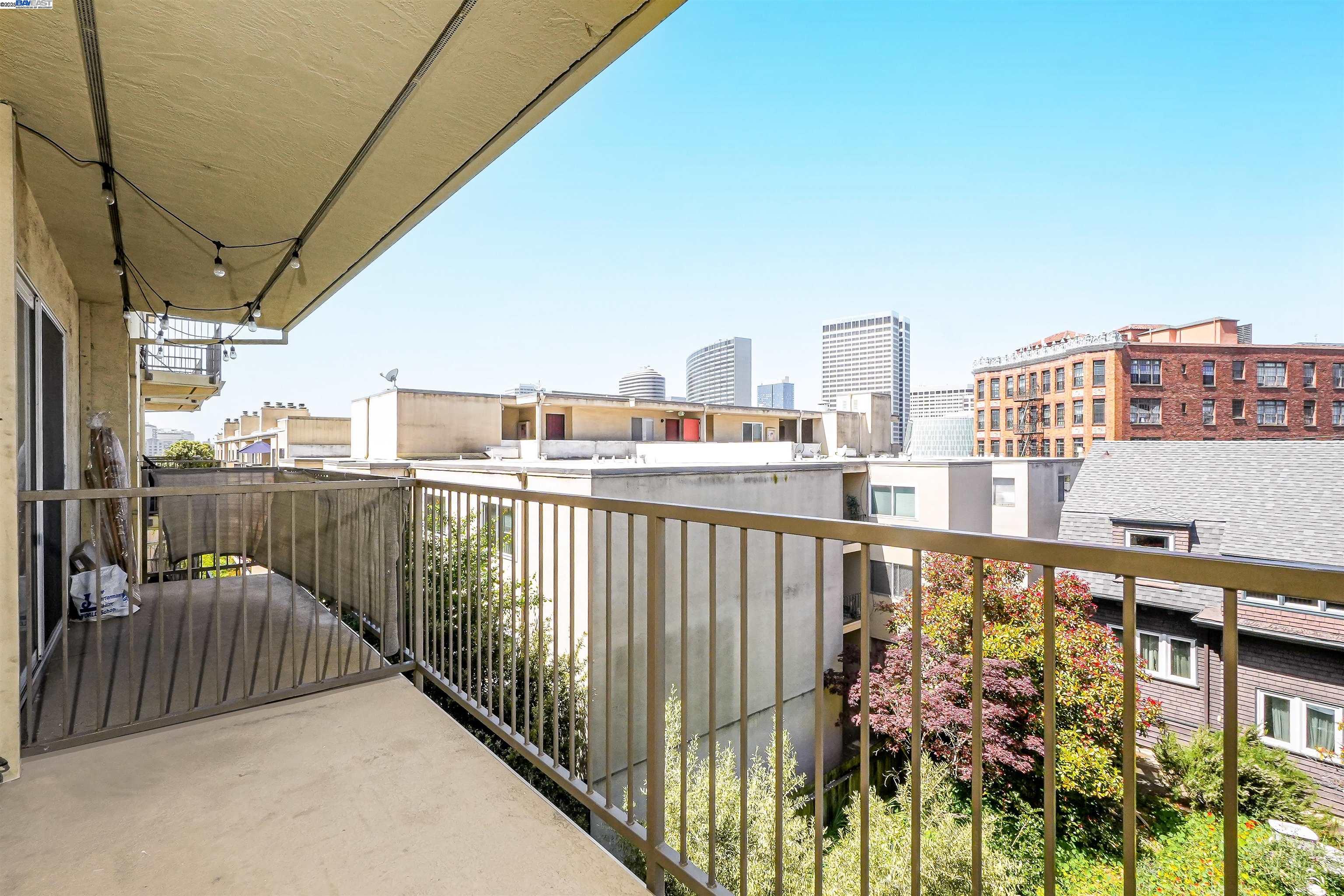 Detail Gallery Image 25 of 41 For 325 Lenox Ave #308,  Oakland,  CA 94610 - 2 Beds | 1/1 Baths