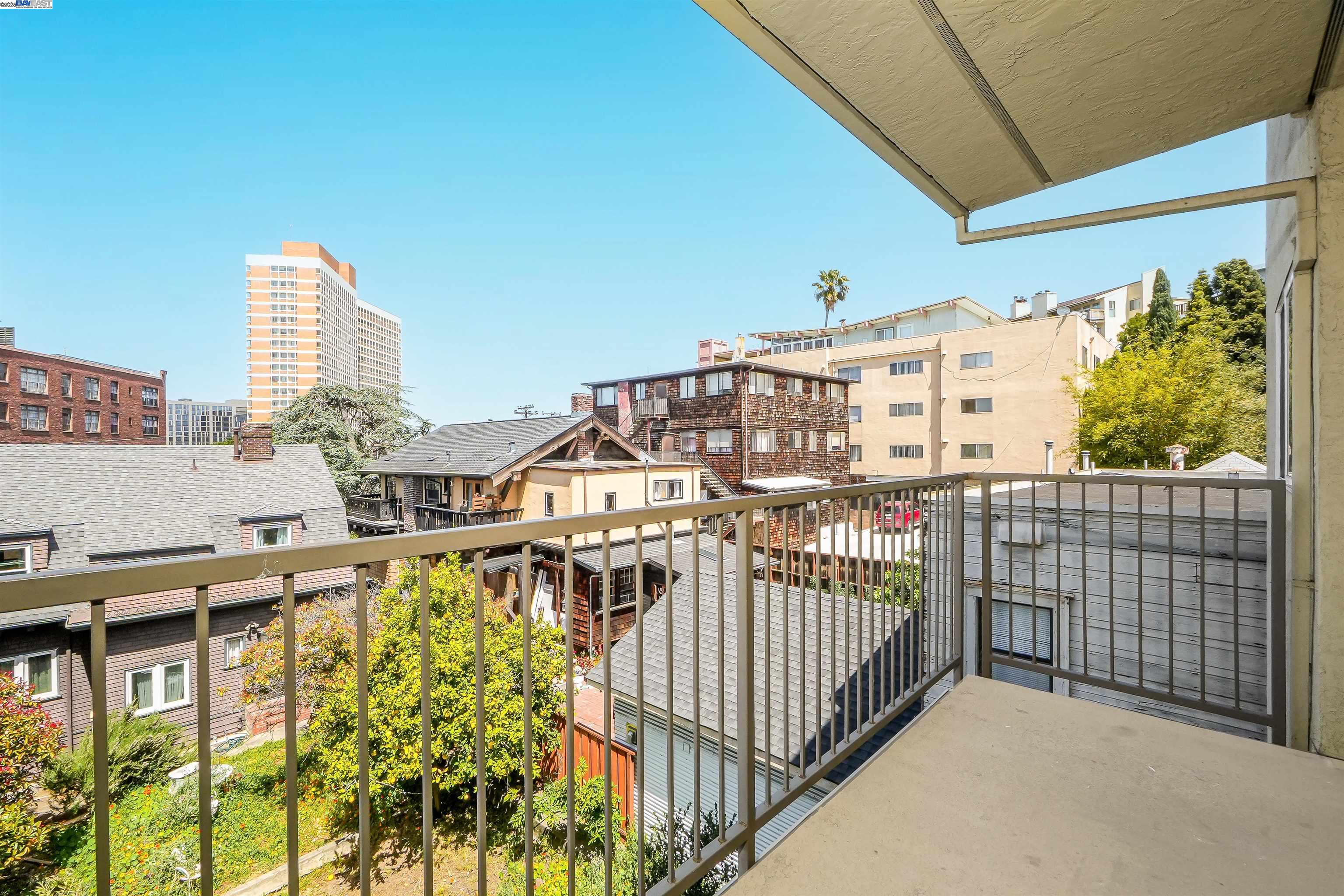 Detail Gallery Image 27 of 41 For 325 Lenox Ave #308,  Oakland,  CA 94610 - 2 Beds | 1/1 Baths