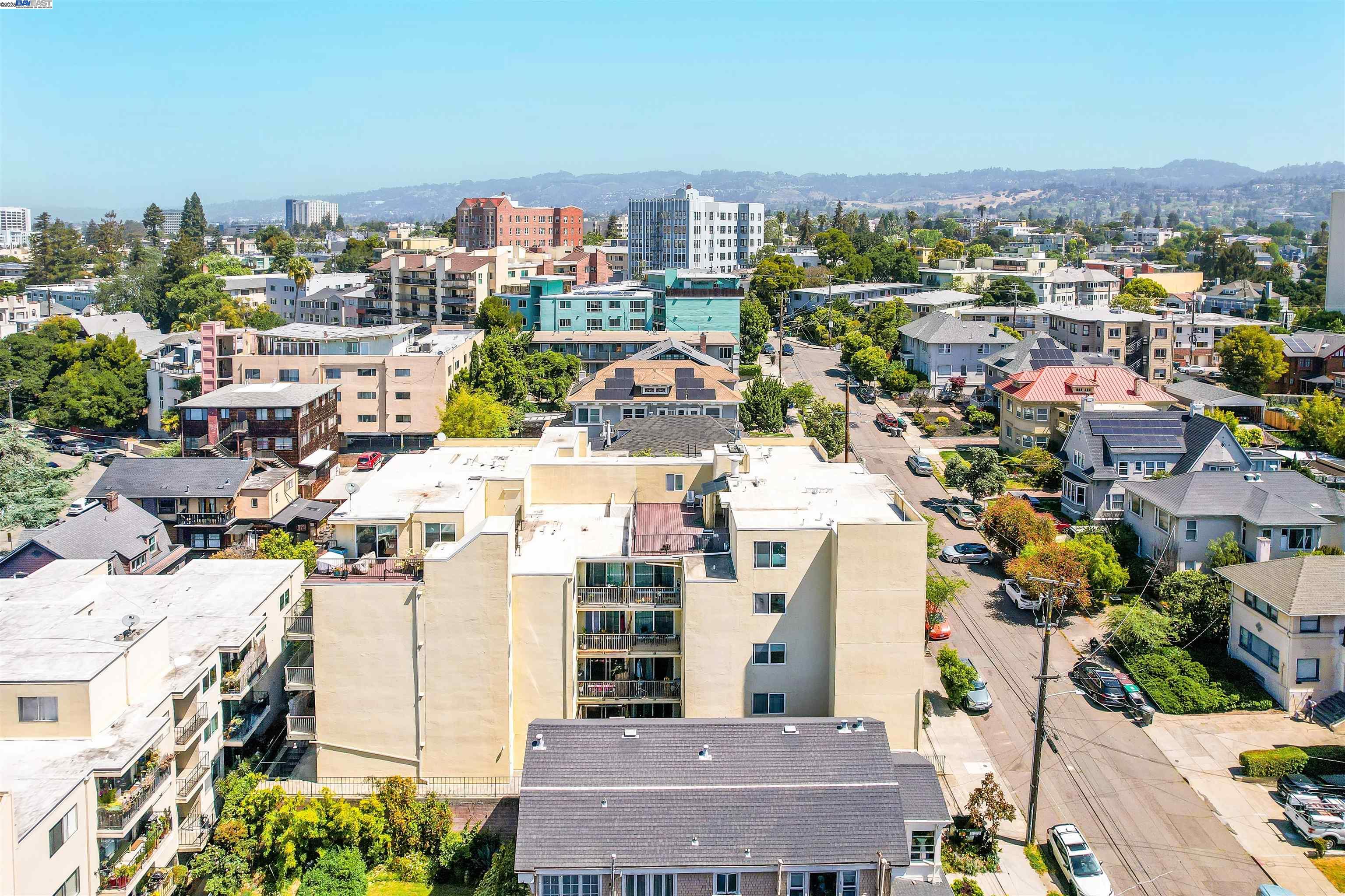 Detail Gallery Image 6 of 41 For 325 Lenox Ave #308,  Oakland,  CA 94610 - 2 Beds | 1/1 Baths