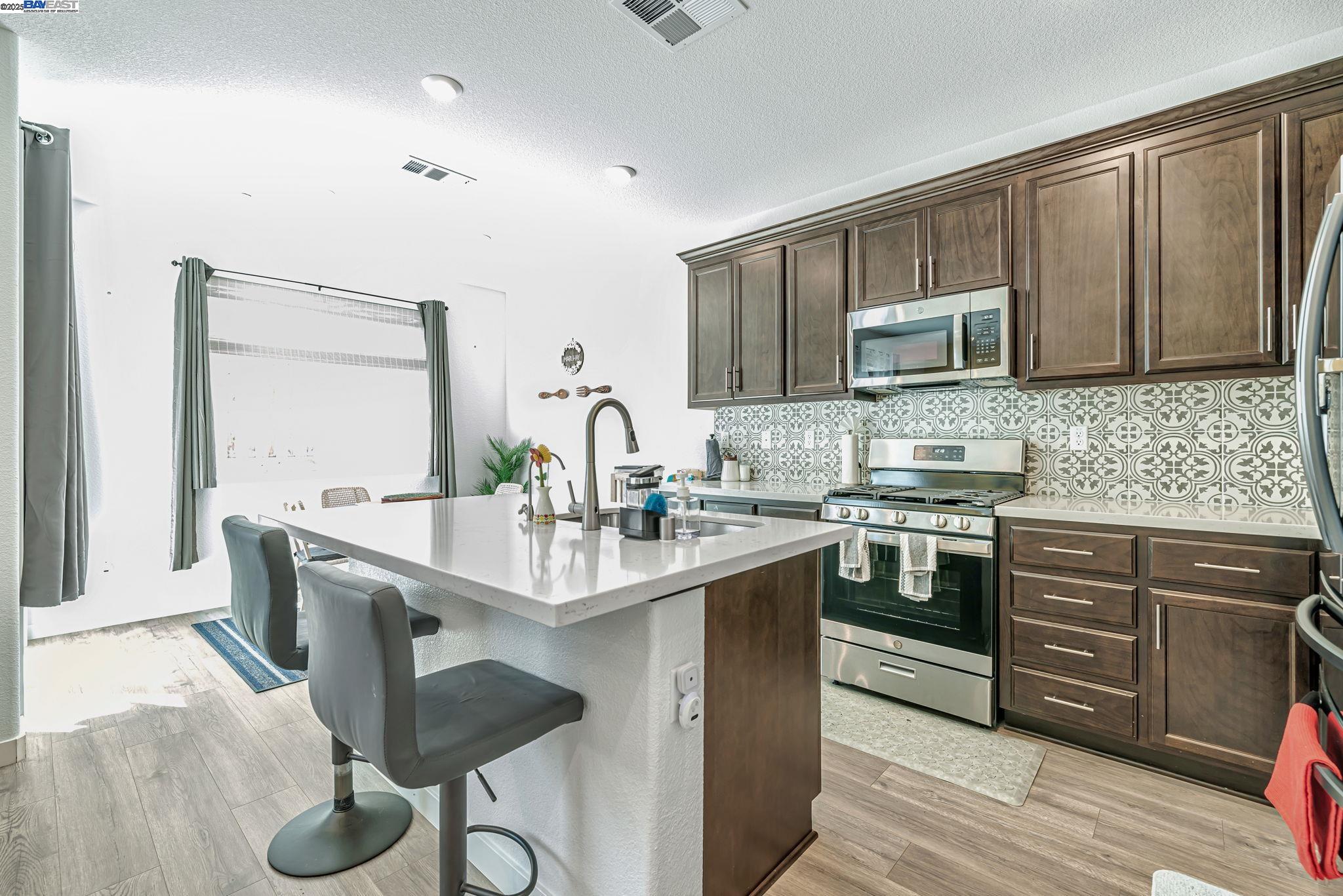 Detail Gallery Image 8 of 46 For 1508 Landing Street, Pittsburg,  CA 94565 - 4 Beds | 3 Baths