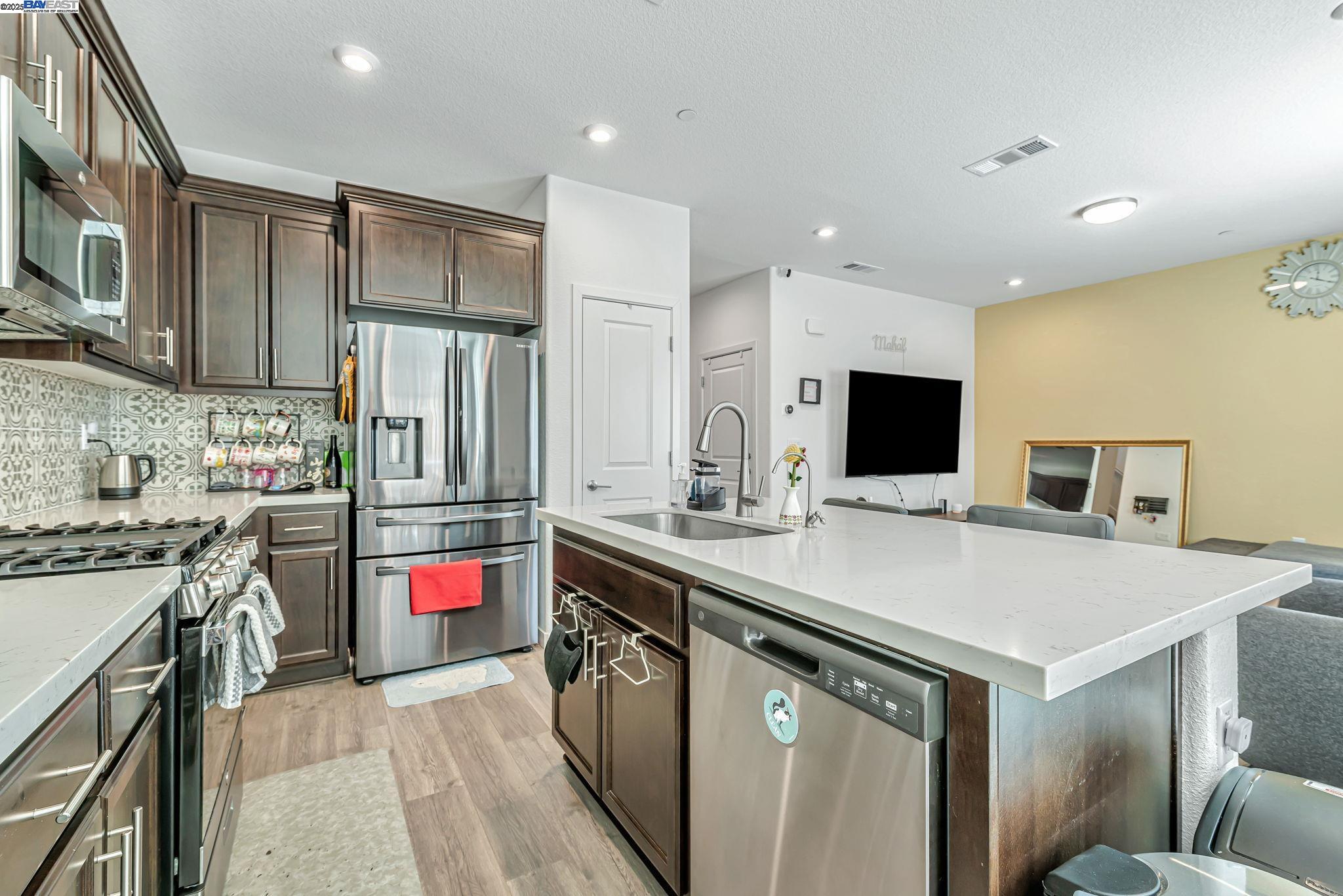 Detail Gallery Image 9 of 46 For 1508 Landing Street, Pittsburg,  CA 94565 - 4 Beds | 3 Baths