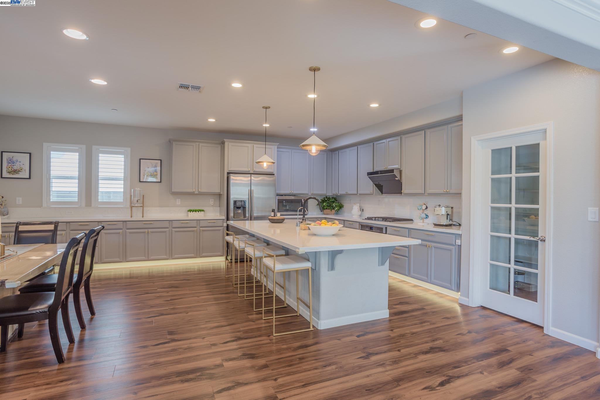 Detail Gallery Image 11 of 55 For 2239 Jessica Way, Tracy,  CA 95377 - 4 Beds | 3 Baths