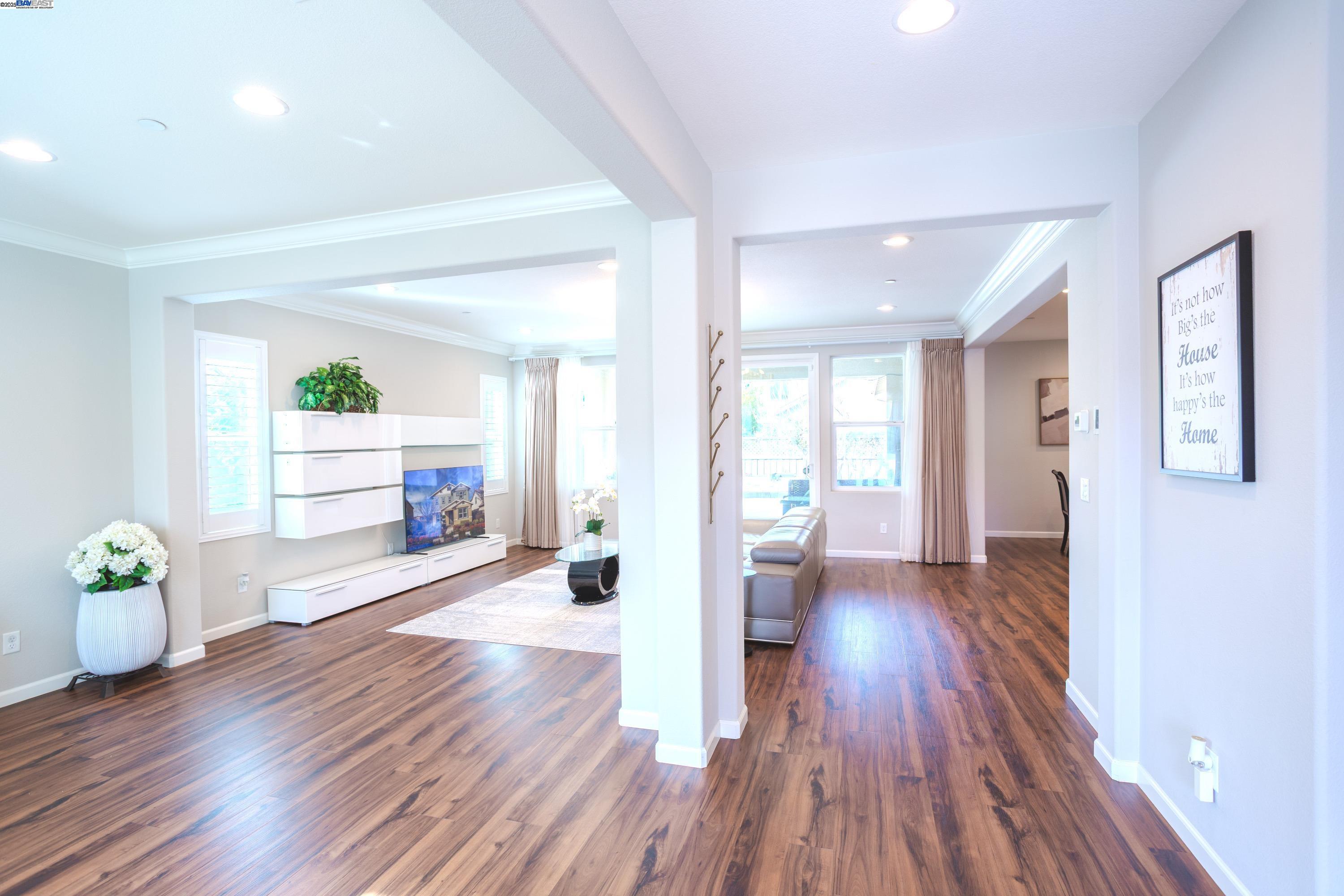 Detail Gallery Image 3 of 55 For 2239 Jessica Way, Tracy,  CA 95377 - 4 Beds | 3 Baths