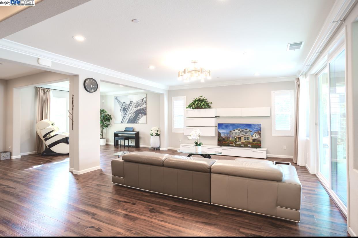 Detail Gallery Image 10 of 55 For 2239 Jessica Way, Tracy,  CA 95377 - 4 Beds | 3 Baths