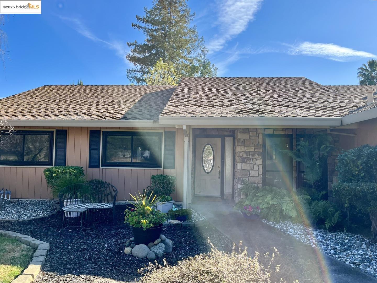 Detail Gallery Image 1 of 32 For 1902 Mclaren Dr, Roseville,  CA 95661 - 4 Beds | 2/1 Baths
