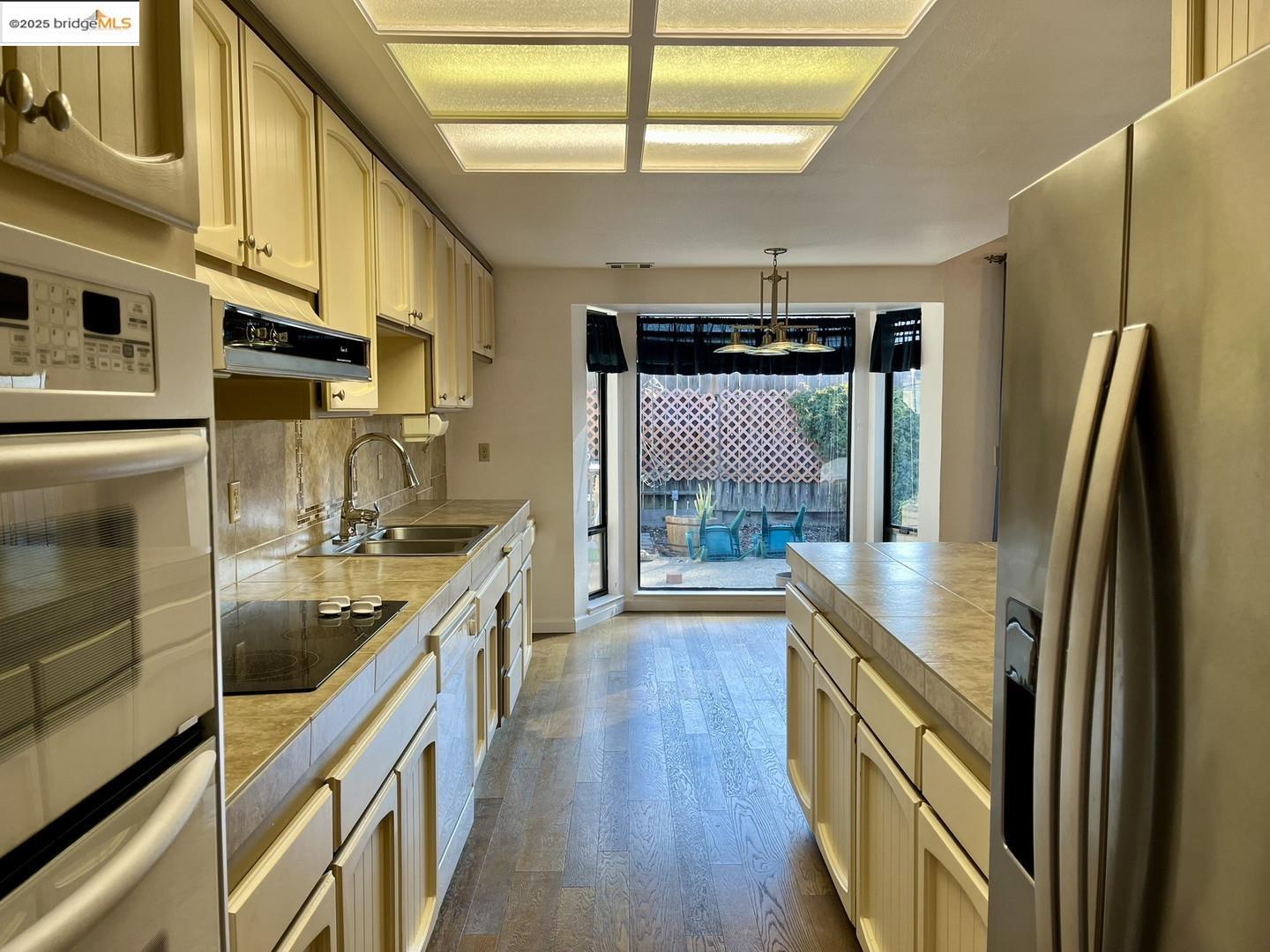 Detail Gallery Image 15 of 32 For 1902 Mclaren Dr, Roseville,  CA 95661 - 4 Beds | 2/1 Baths