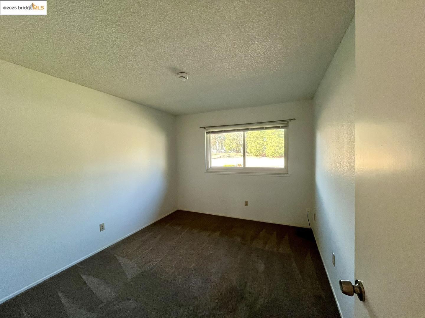 Detail Gallery Image 20 of 32 For 1902 Mclaren Dr, Roseville,  CA 95661 - 4 Beds | 2/1 Baths