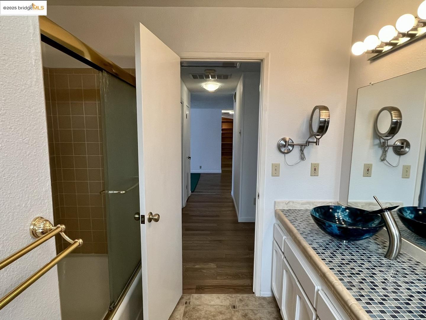 Detail Gallery Image 25 of 32 For 1902 Mclaren Dr, Roseville,  CA 95661 - 4 Beds | 2/1 Baths