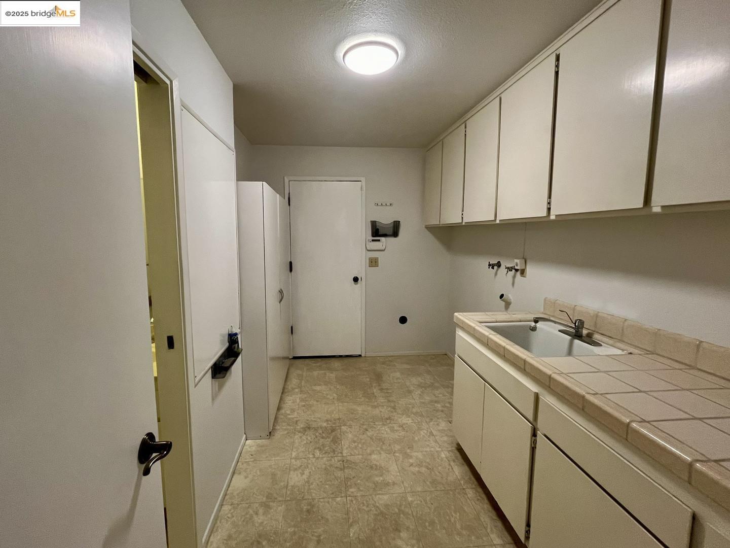 Detail Gallery Image 32 of 32 For 1902 Mclaren Dr, Roseville,  CA 95661 - 4 Beds | 2/1 Baths
