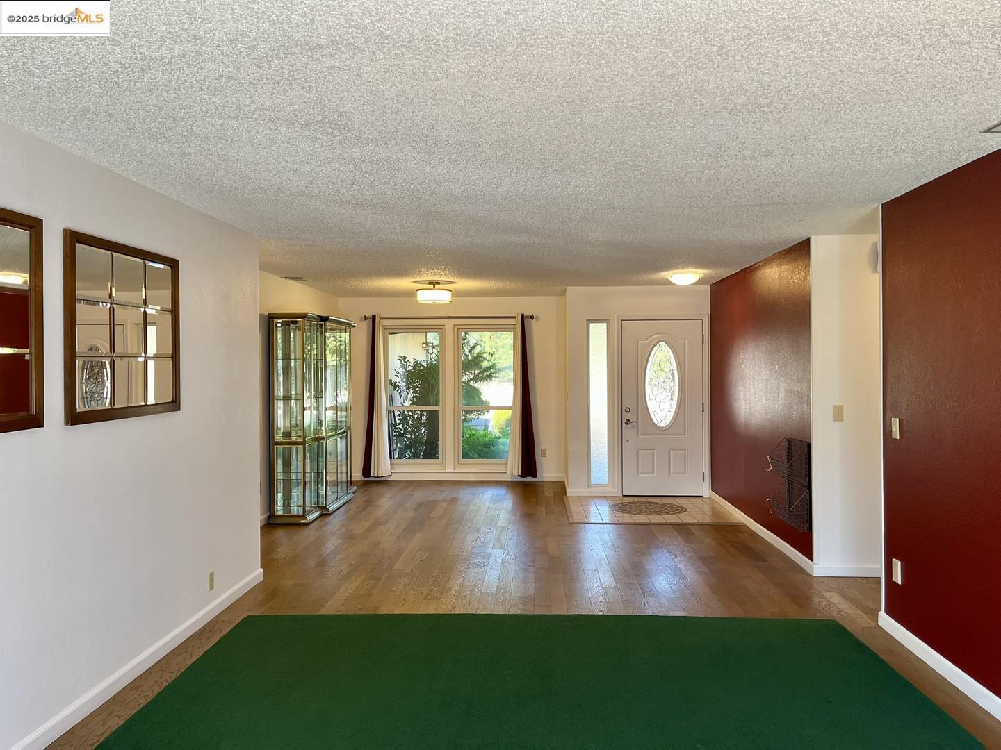 Detail Gallery Image 5 of 32 For 1902 Mclaren Dr, Roseville,  CA 95661 - 4 Beds | 2/1 Baths