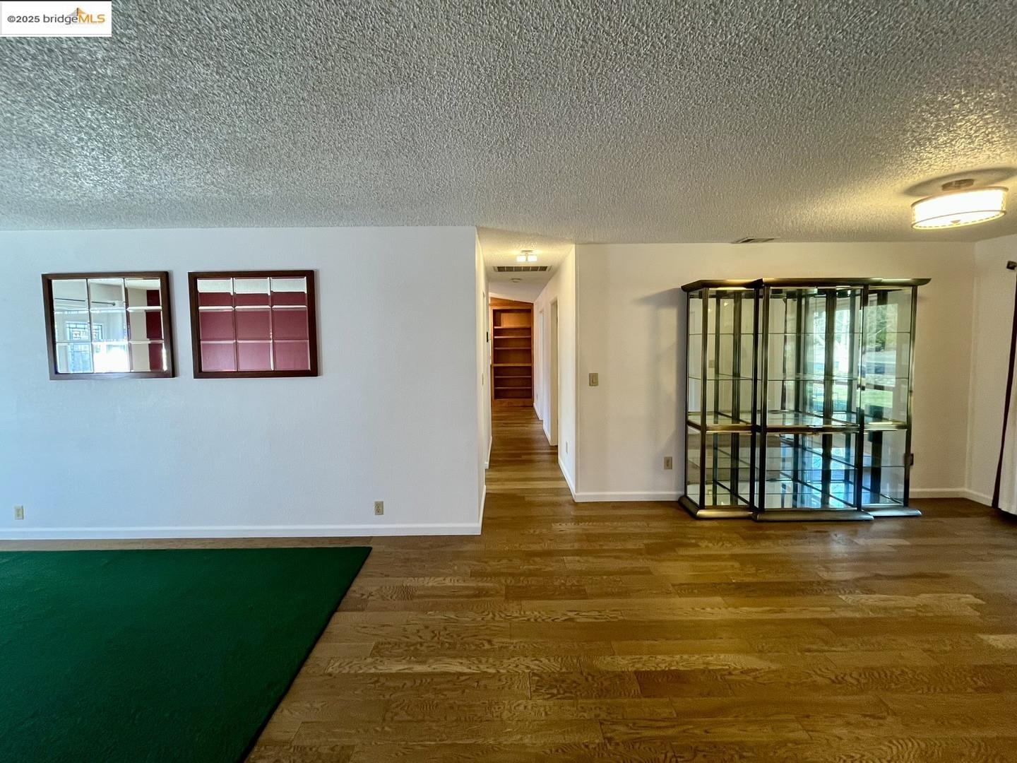 Detail Gallery Image 6 of 32 For 1902 Mclaren Dr, Roseville,  CA 95661 - 4 Beds | 2/1 Baths
