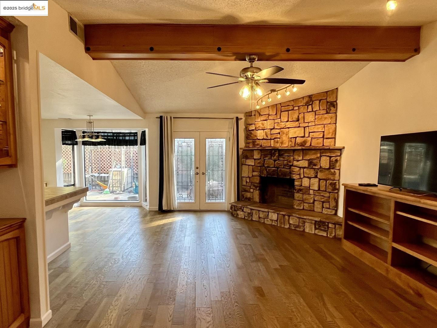 Detail Gallery Image 8 of 32 For 1902 Mclaren Dr, Roseville,  CA 95661 - 4 Beds | 2/1 Baths