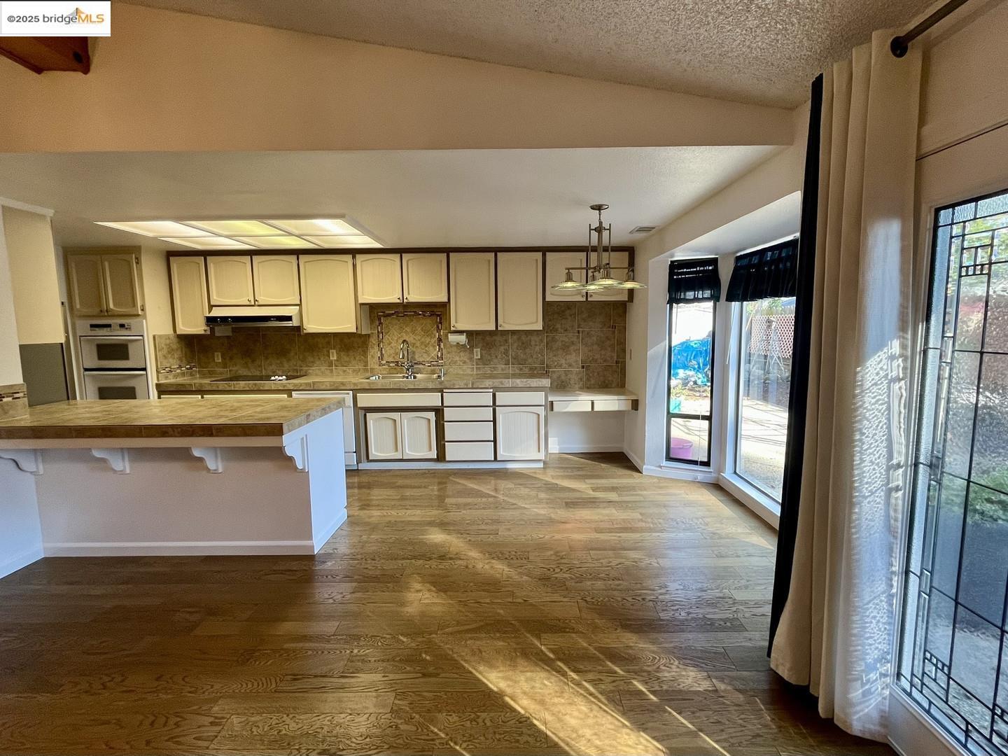 Detail Gallery Image 10 of 32 For 1902 Mclaren Dr, Roseville,  CA 95661 - 4 Beds | 2/1 Baths