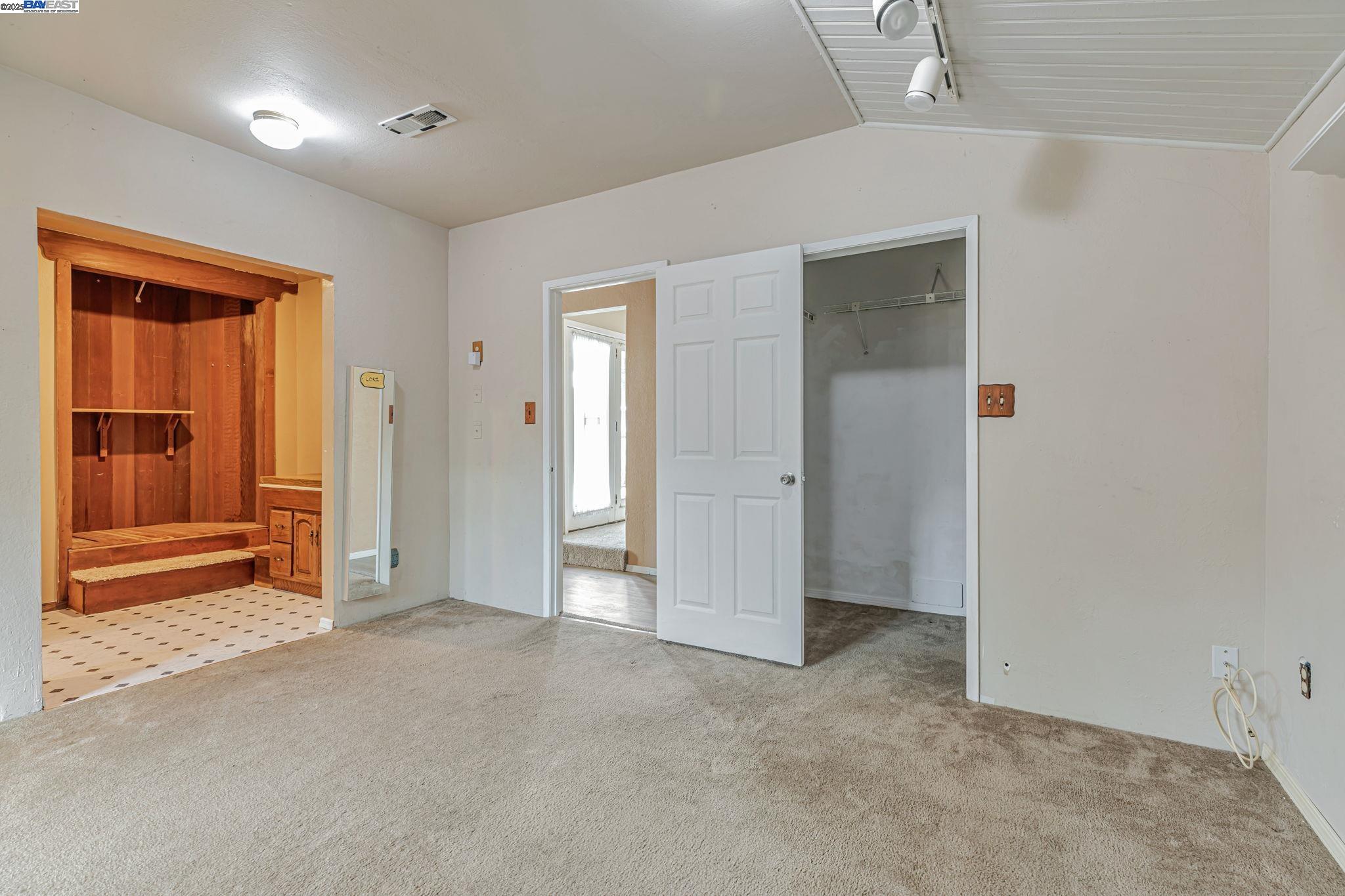 Detail Gallery Image 14 of 31 For 1420 Franquette Ave, Santa Rosa,  CA 95405 - 3 Beds | 3 Baths