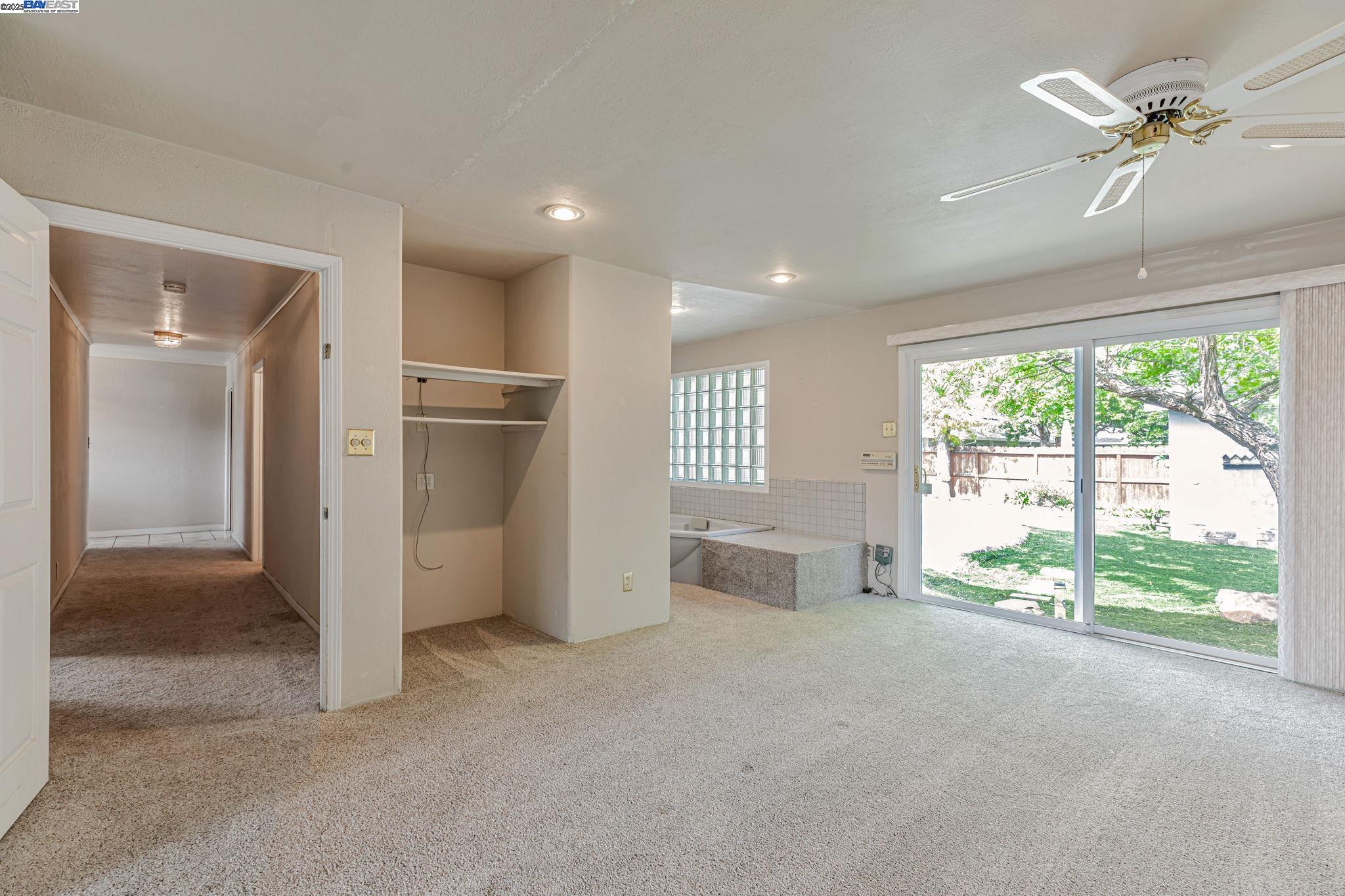 Detail Gallery Image 16 of 31 For 1420 Franquette Ave, Santa Rosa,  CA 95405 - 3 Beds | 3 Baths