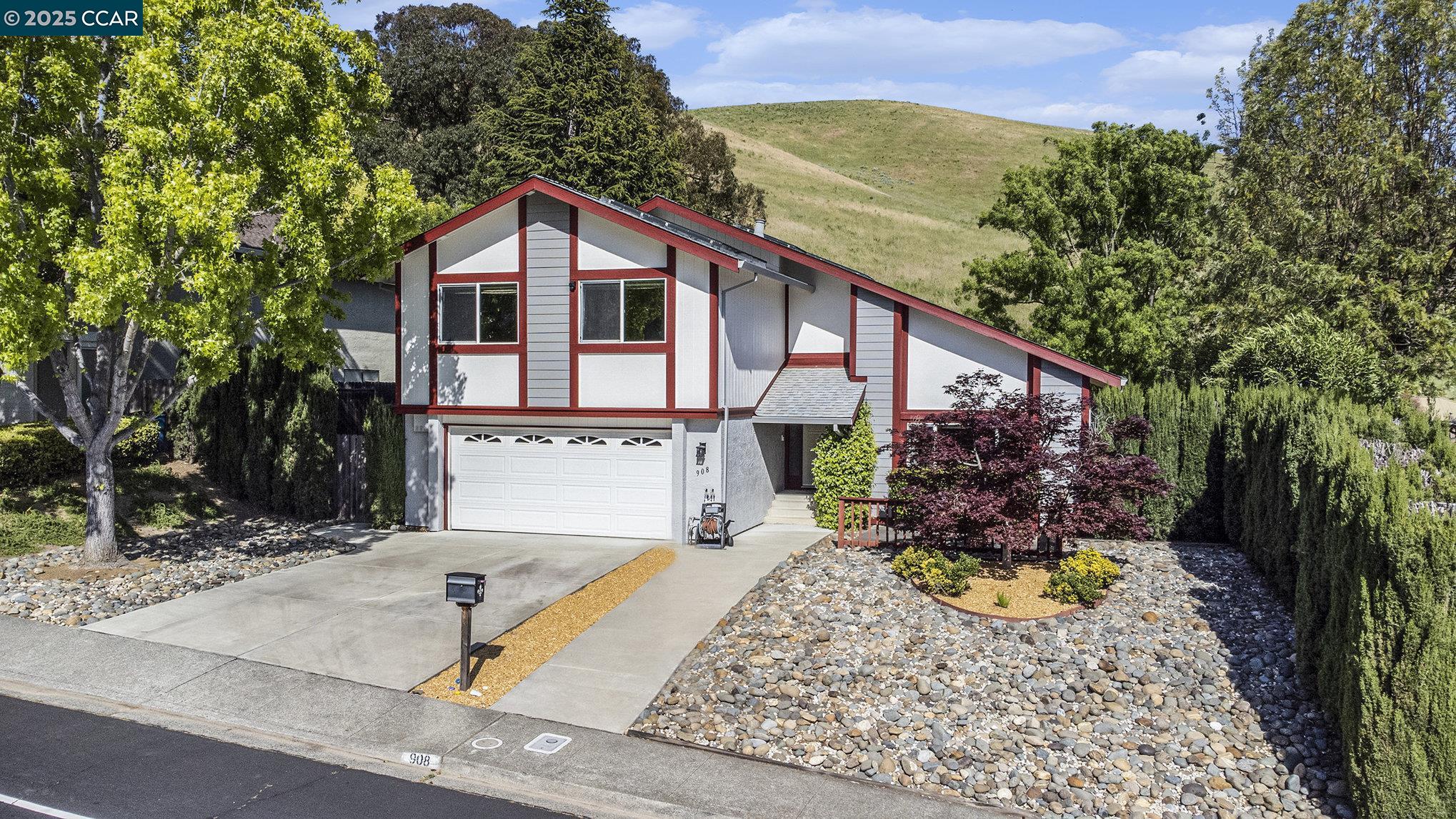 Detail Gallery Image 1 of 37 For 908 Rose Dr, Benicia,  CA 94510 - 3 Beds | 2/1 Baths