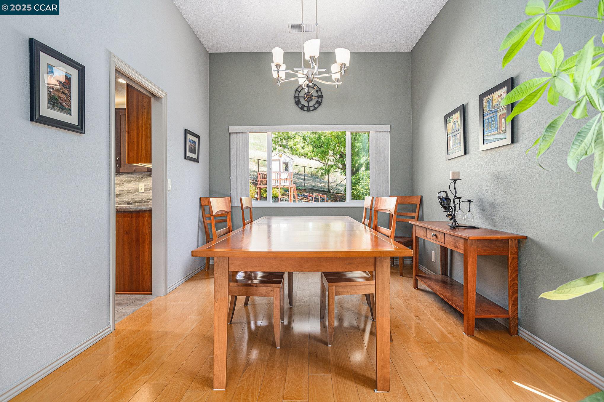 Detail Gallery Image 13 of 37 For 908 Rose Dr, Benicia,  CA 94510 - 3 Beds | 2/1 Baths