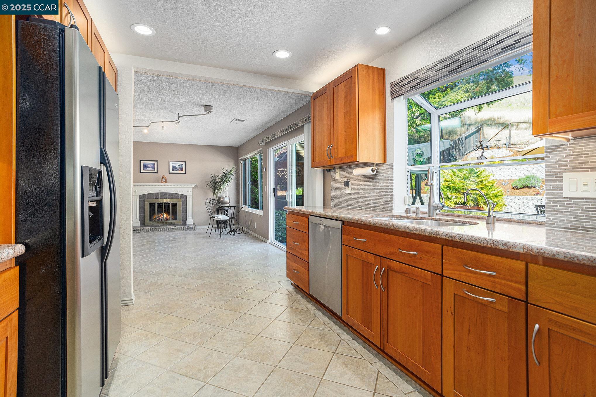 Detail Gallery Image 19 of 37 For 908 Rose Dr, Benicia,  CA 94510 - 3 Beds | 2/1 Baths
