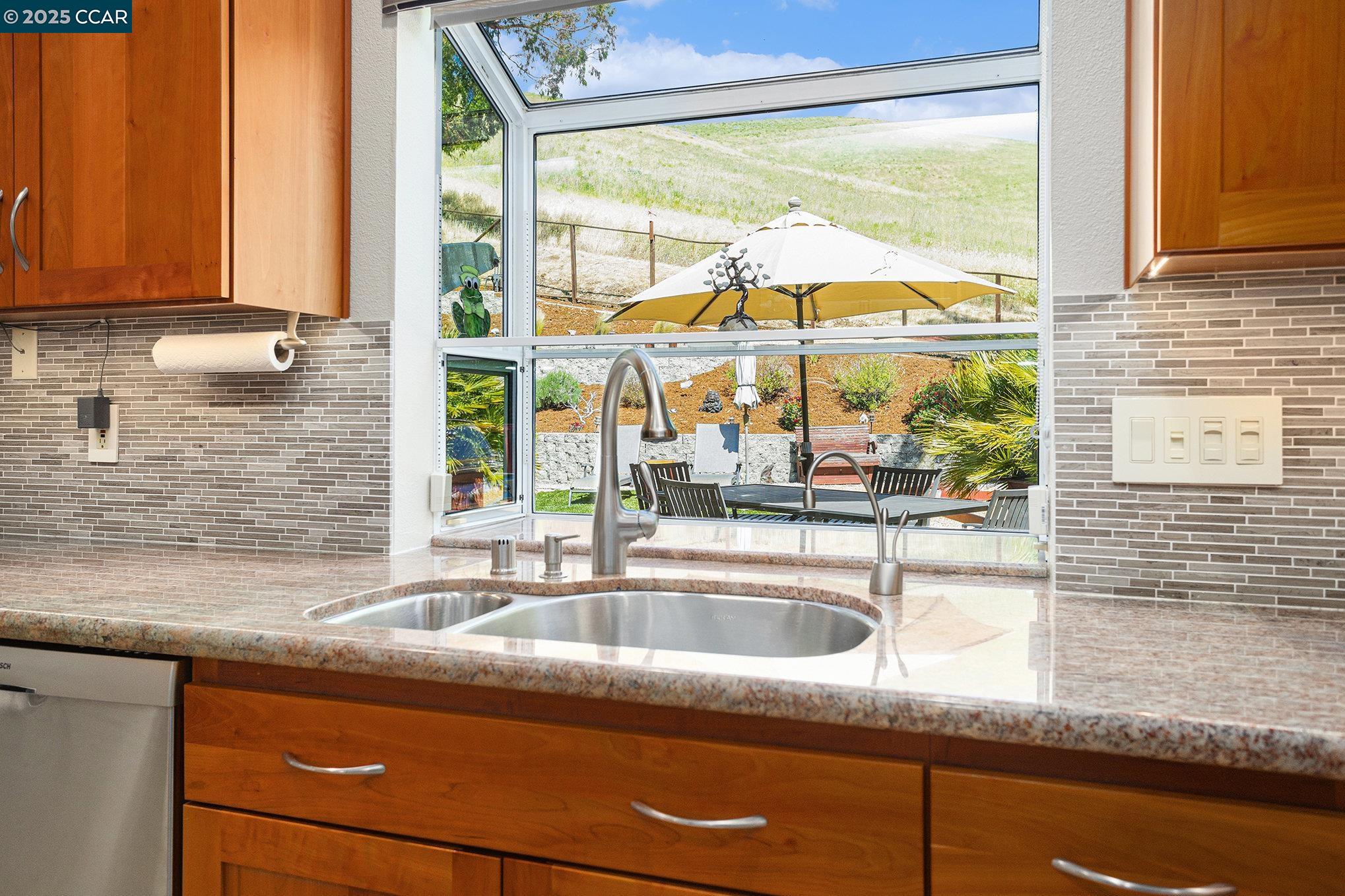 Detail Gallery Image 20 of 37 For 908 Rose Dr, Benicia,  CA 94510 - 3 Beds | 2/1 Baths