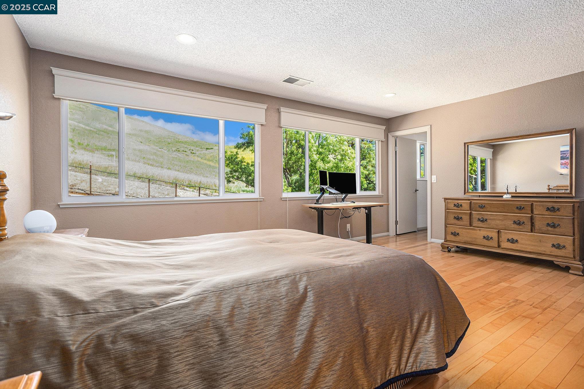 Detail Gallery Image 22 of 37 For 908 Rose Dr, Benicia,  CA 94510 - 3 Beds | 2/1 Baths