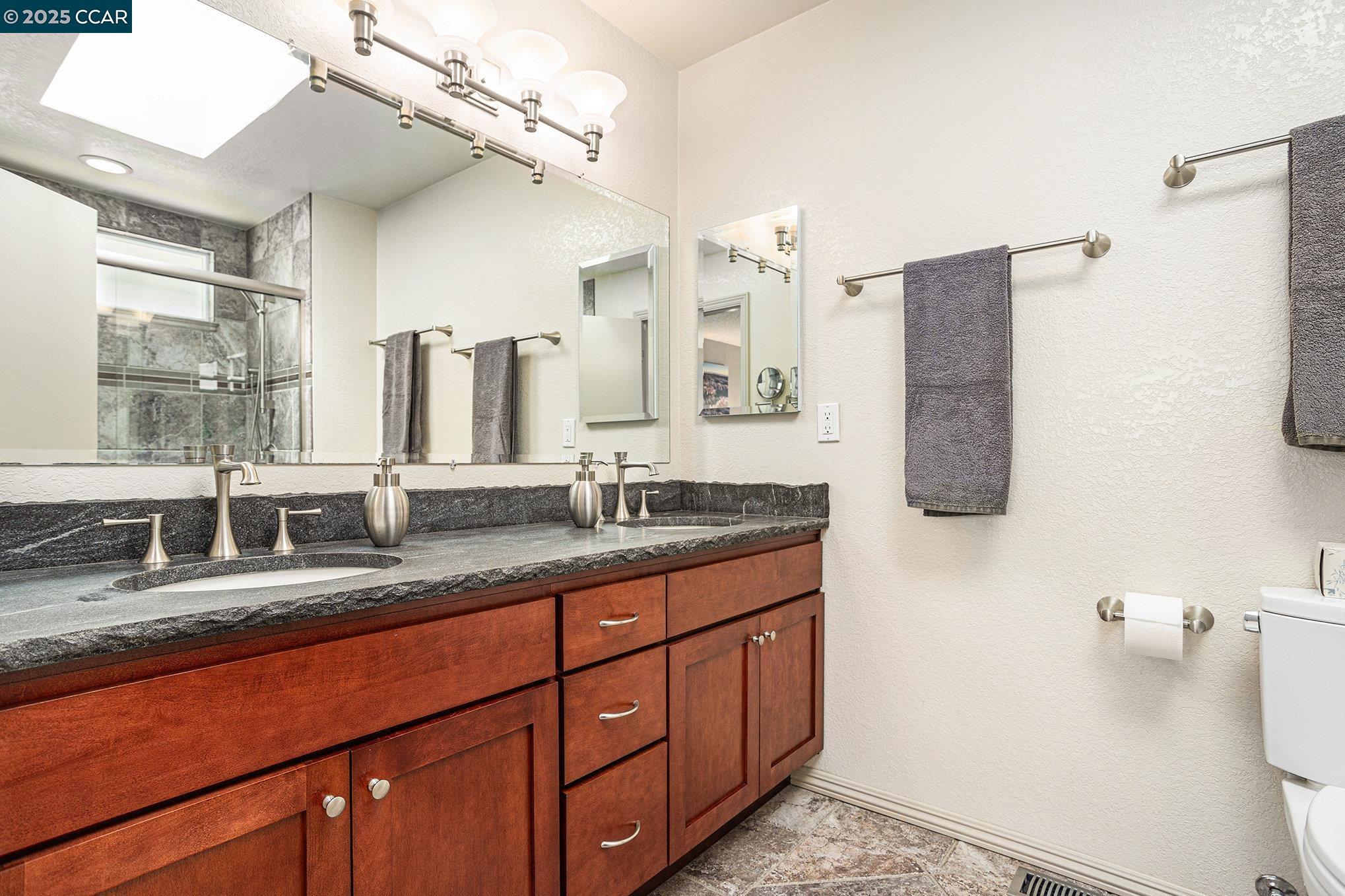 Detail Gallery Image 24 of 37 For 908 Rose Dr, Benicia,  CA 94510 - 3 Beds | 2/1 Baths