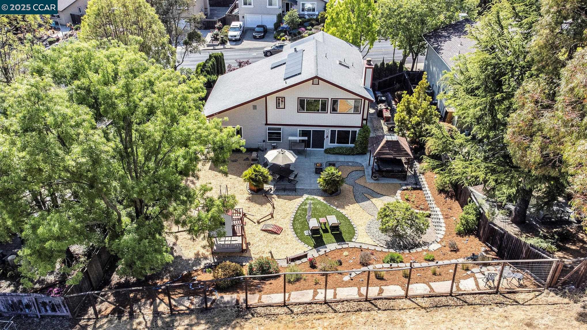 Detail Gallery Image 33 of 37 For 908 Rose Dr, Benicia,  CA 94510 - 3 Beds | 2/1 Baths