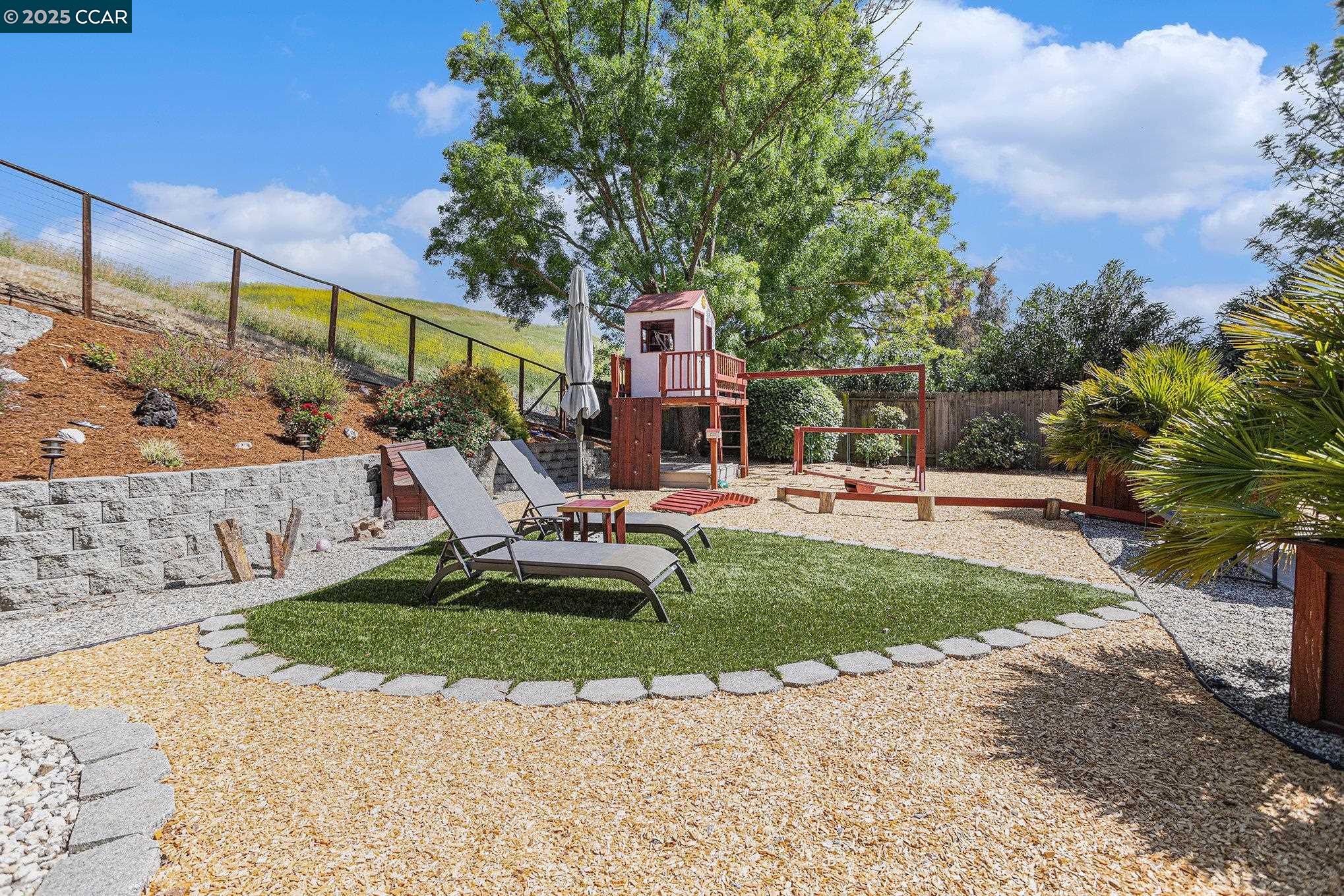 Detail Gallery Image 6 of 37 For 908 Rose Dr, Benicia,  CA 94510 - 3 Beds | 2/1 Baths