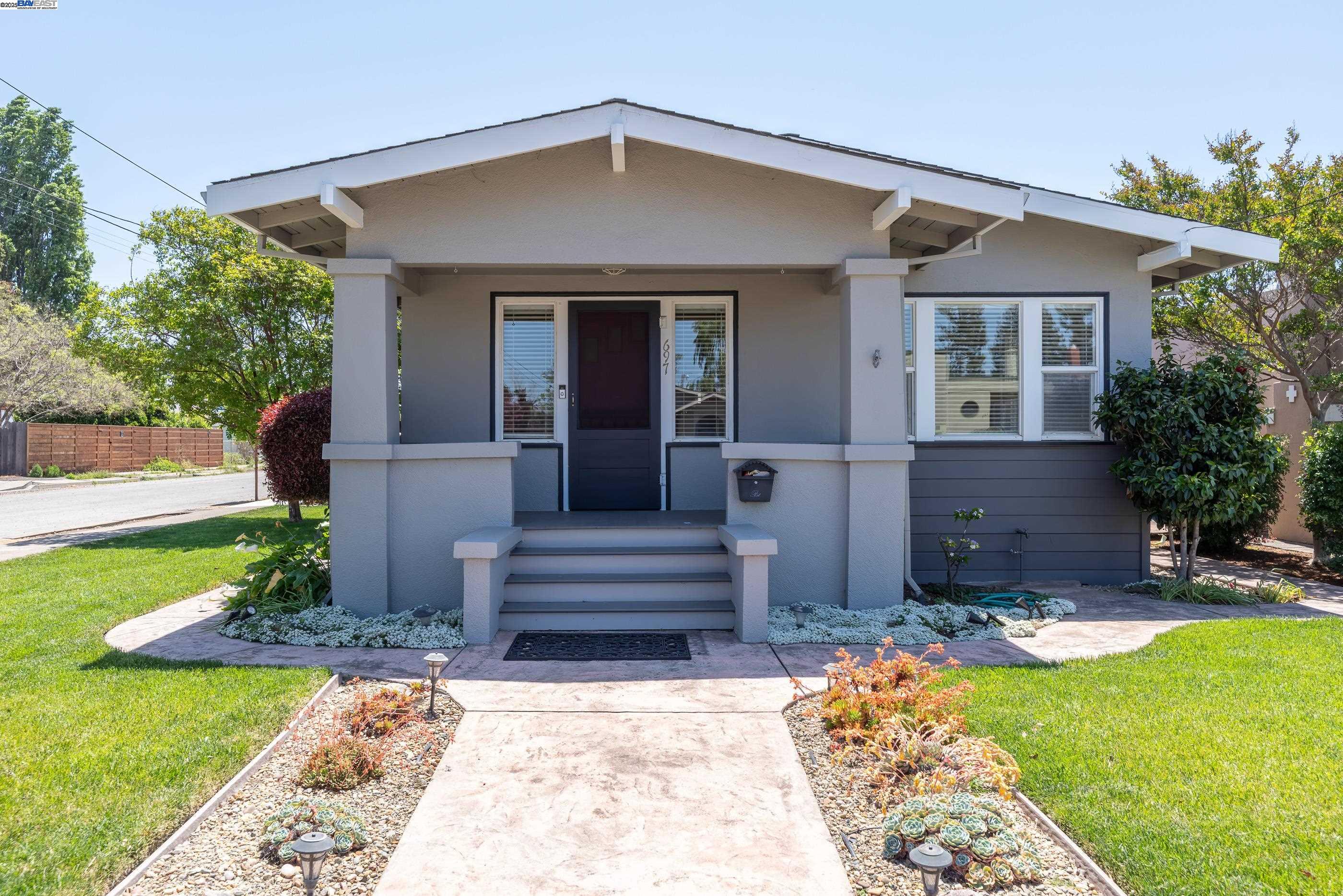 Detail Gallery Image 1 of 1 For 697 Maud Ave, San Leandro,  CA 94577 - 3 Beds | 2 Baths