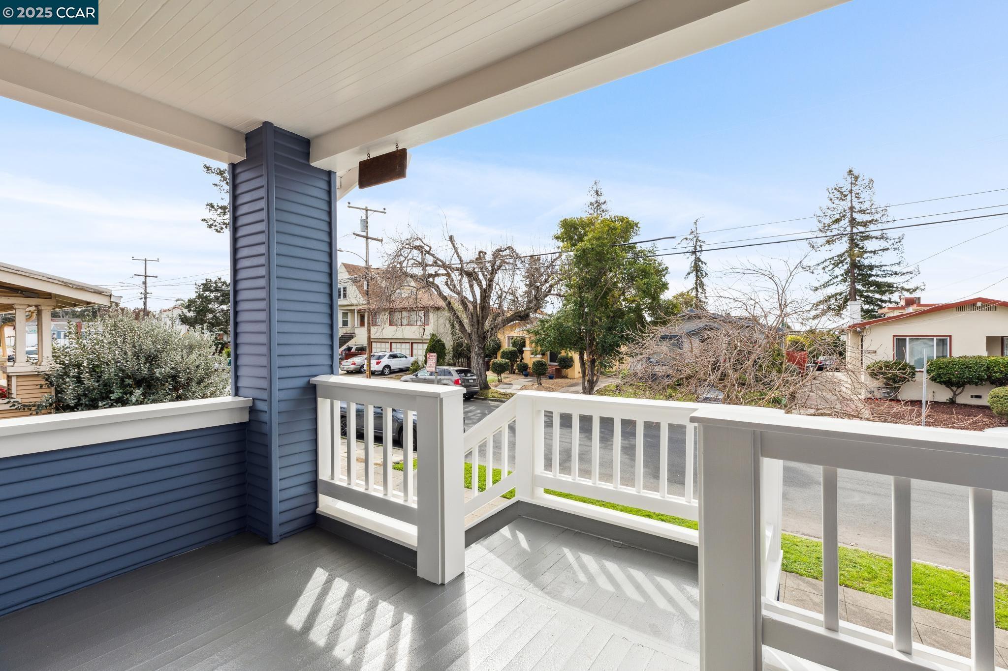 Detail Gallery Image 2 of 40 For 3732 Quigley St, Oakland,  CA 94619 - 4 Beds | 2 Baths