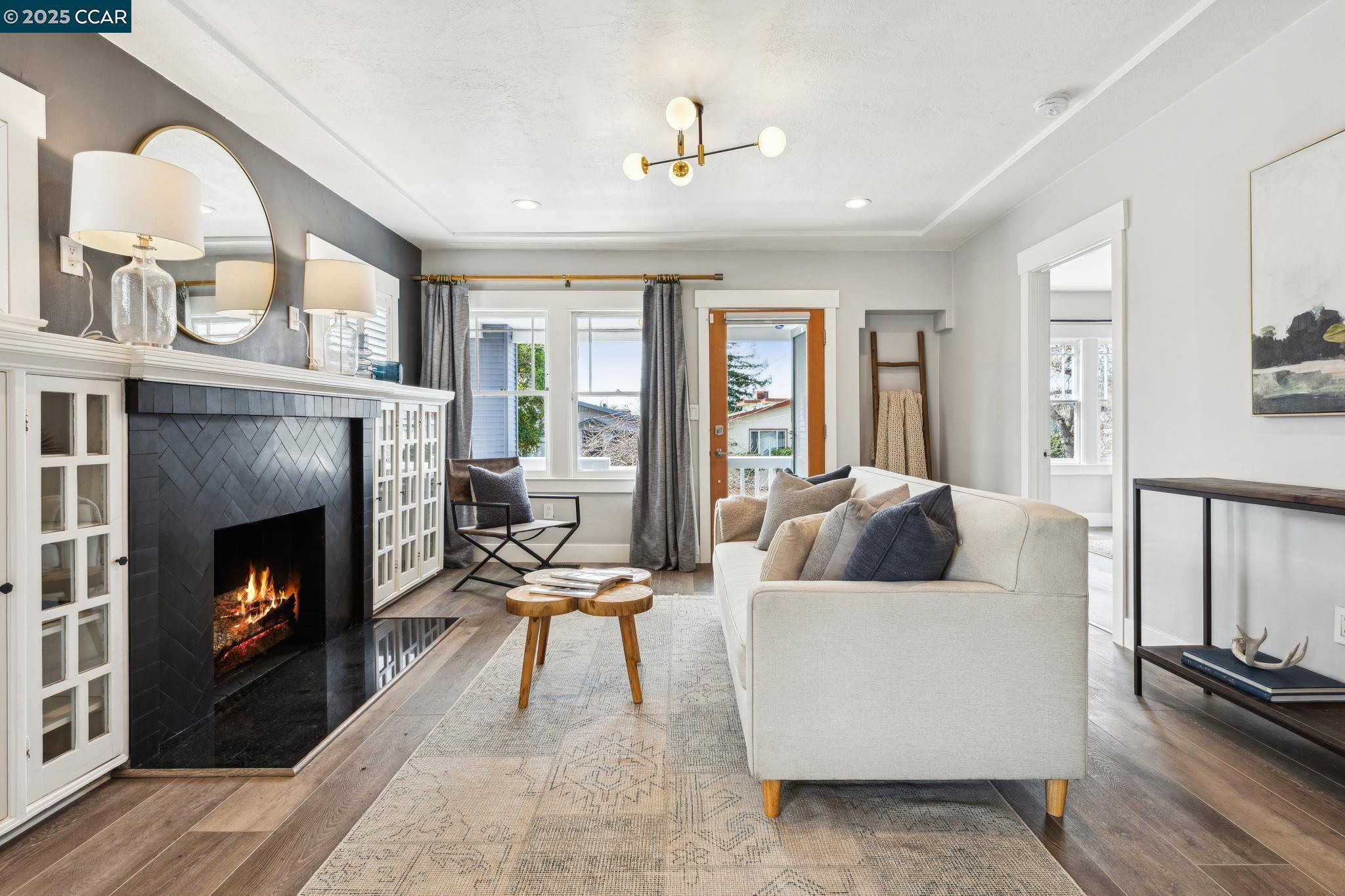 Detail Gallery Image 4 of 40 For 3732 Quigley St, Oakland,  CA 94619 - 4 Beds | 2 Baths
