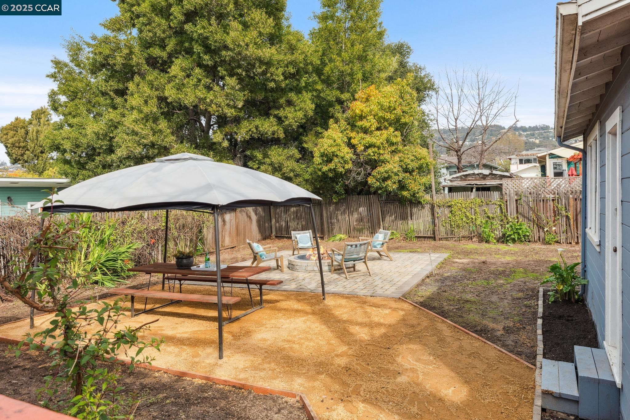 Detail Gallery Image 34 of 40 For 3732 Quigley St, Oakland,  CA 94619 - 4 Beds | 2 Baths