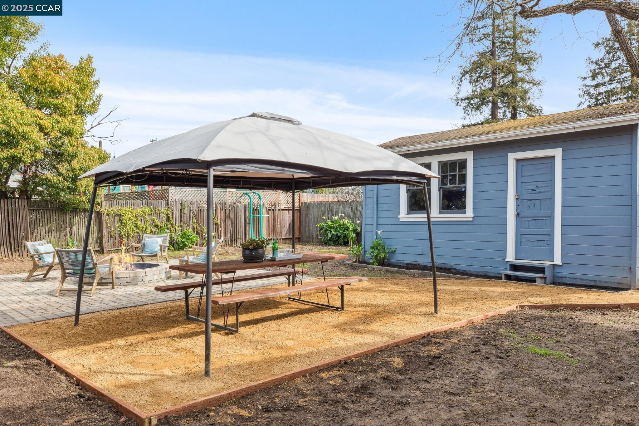 Detail Gallery Image 35 of 40 For 3732 Quigley St, Oakland,  CA 94619 - 4 Beds | 2 Baths