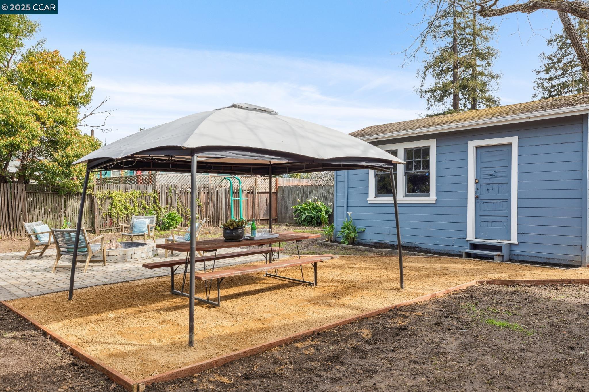 Detail Gallery Image 36 of 40 For 3732 Quigley St, Oakland,  CA 94619 - 4 Beds | 2 Baths