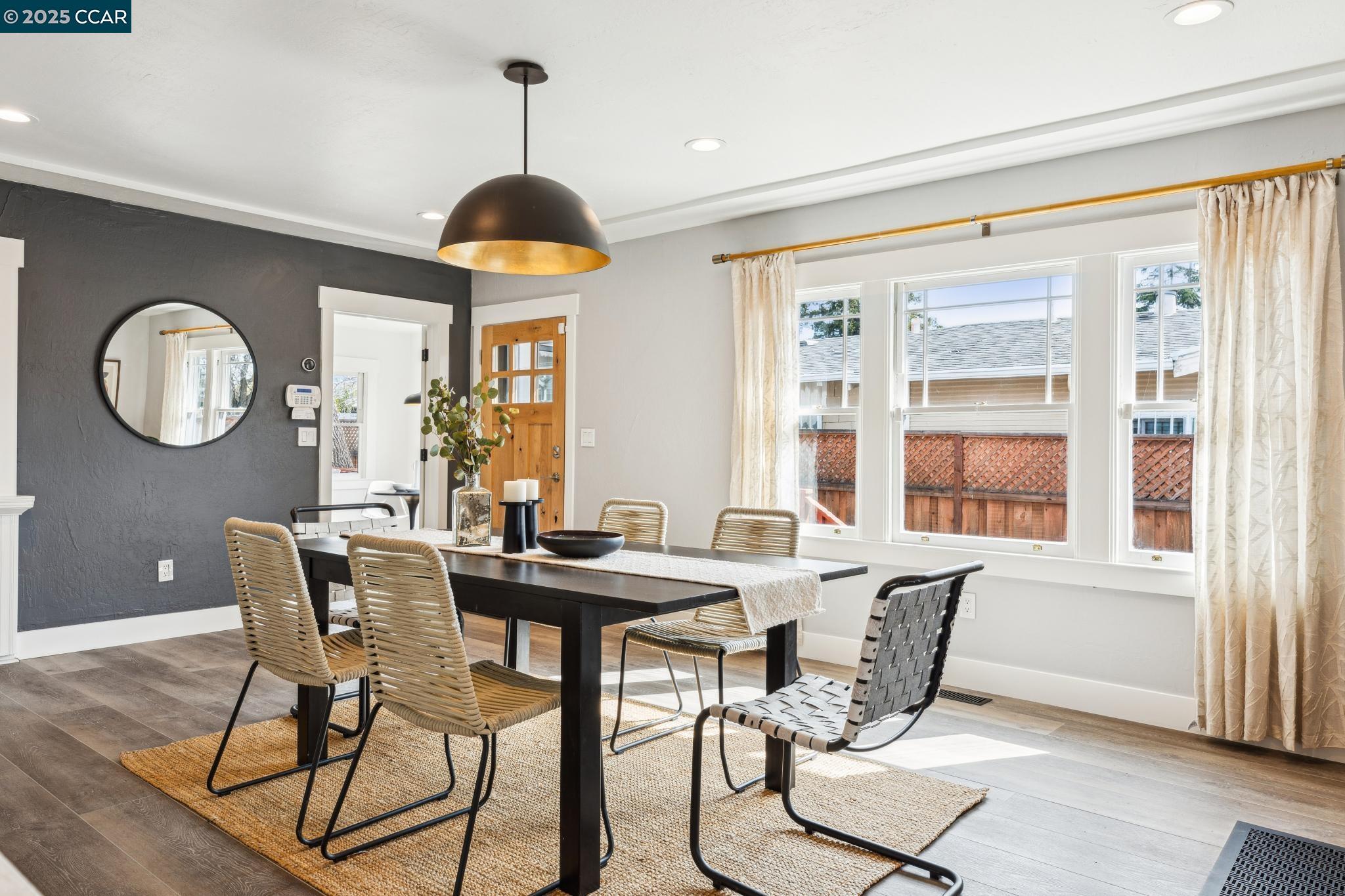 Detail Gallery Image 8 of 40 For 3732 Quigley St, Oakland,  CA 94619 - 4 Beds | 2 Baths