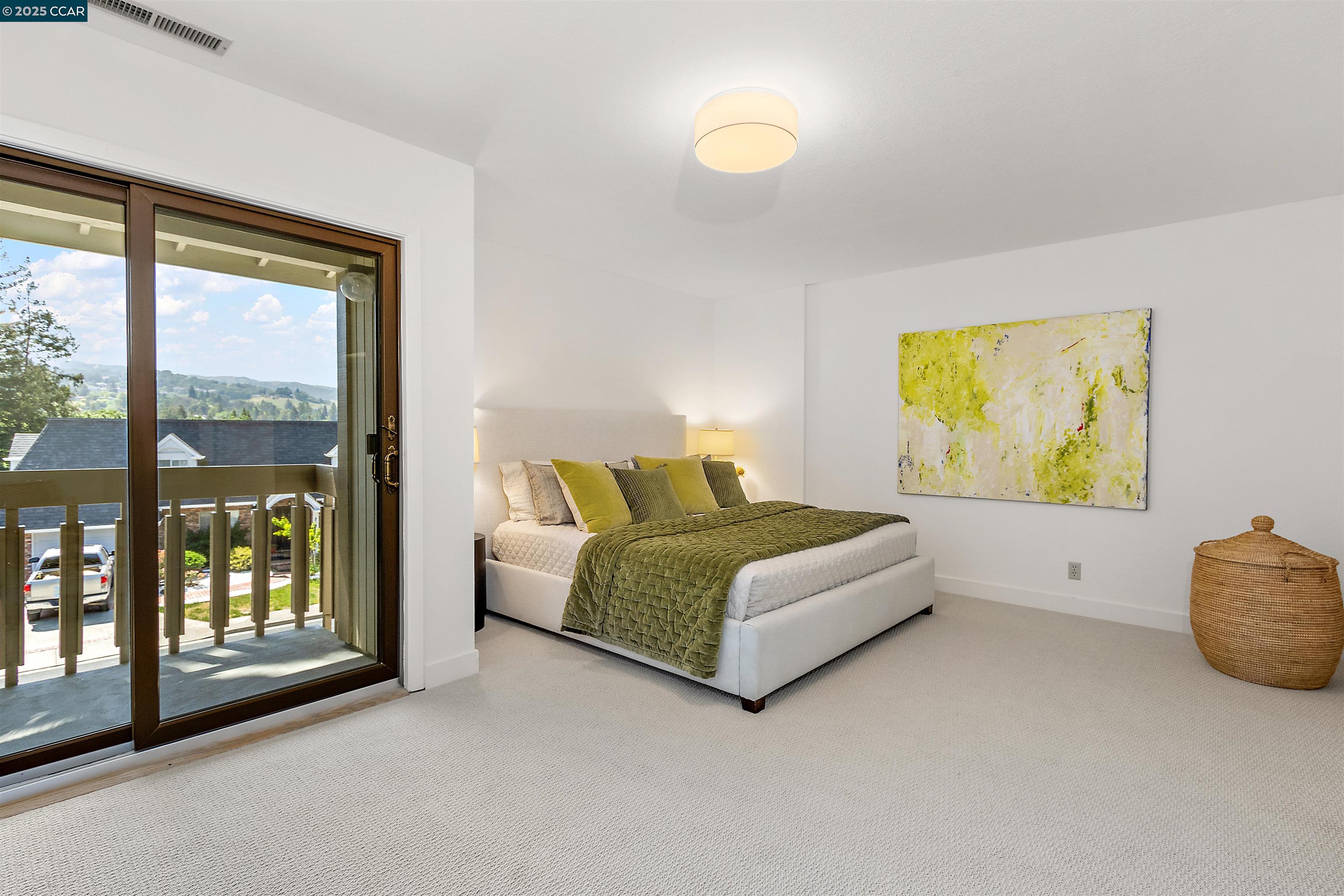 Detail Gallery Image 21 of 38 For 220 Devonshire Ct, Pleasant Hill,  CA 94523 - 4 Beds | 2/1 Baths