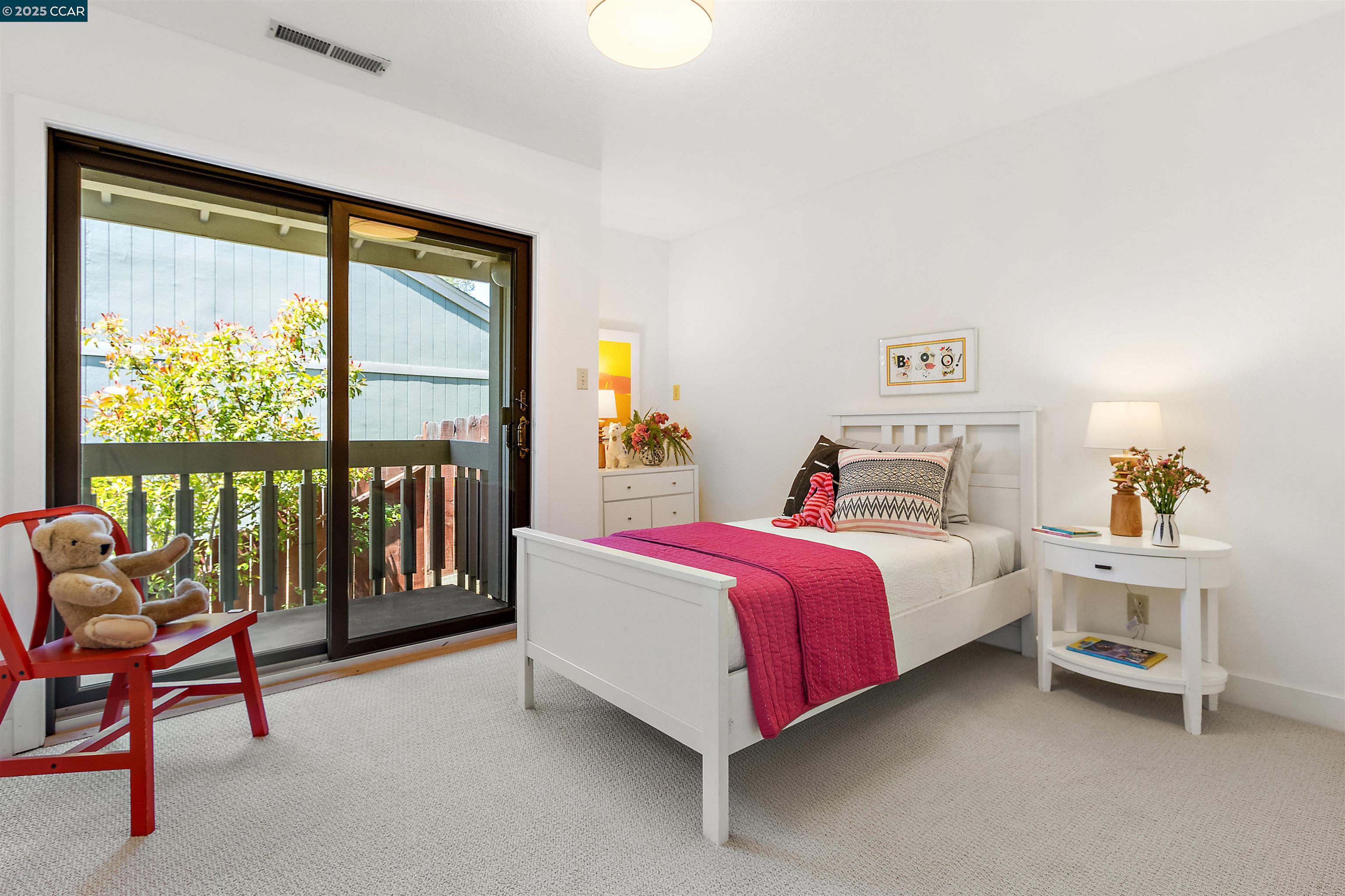 Detail Gallery Image 28 of 38 For 220 Devonshire Ct, Pleasant Hill,  CA 94523 - 4 Beds | 2/1 Baths