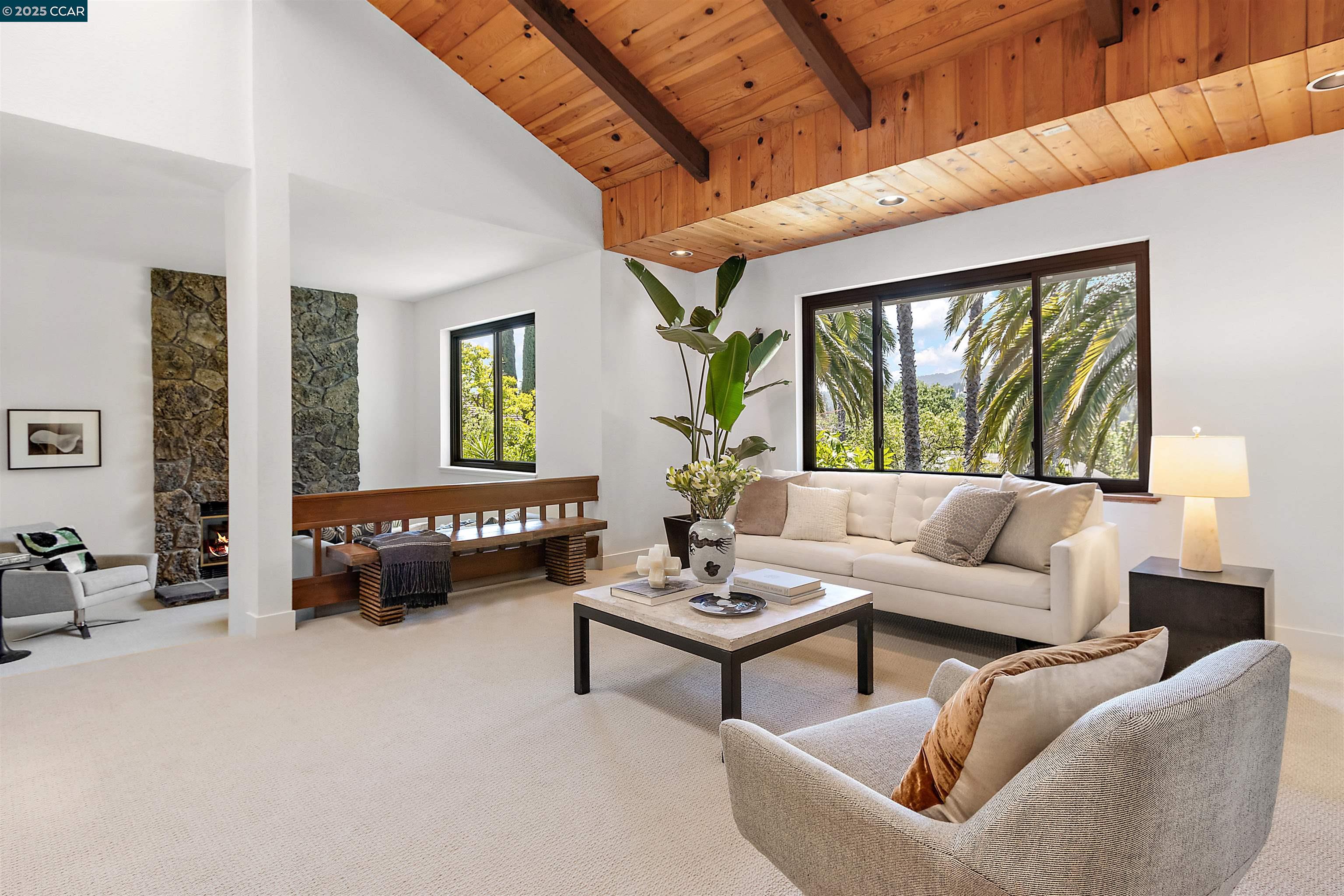 Detail Gallery Image 4 of 38 For 220 Devonshire Ct, Pleasant Hill,  CA 94523 - 4 Beds | 2/1 Baths